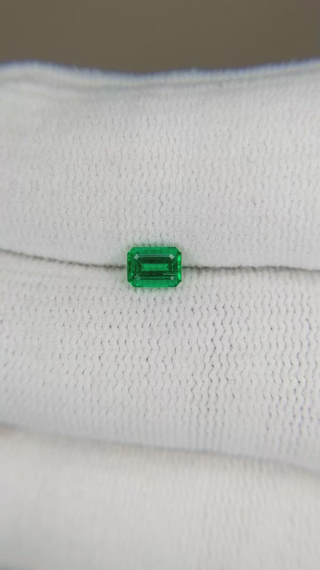 0.40 Ct. Emerald from Russia Size Video