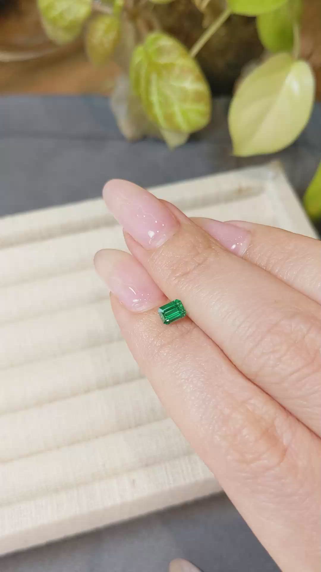 0.40 Ct. Emerald from Russia Size Video