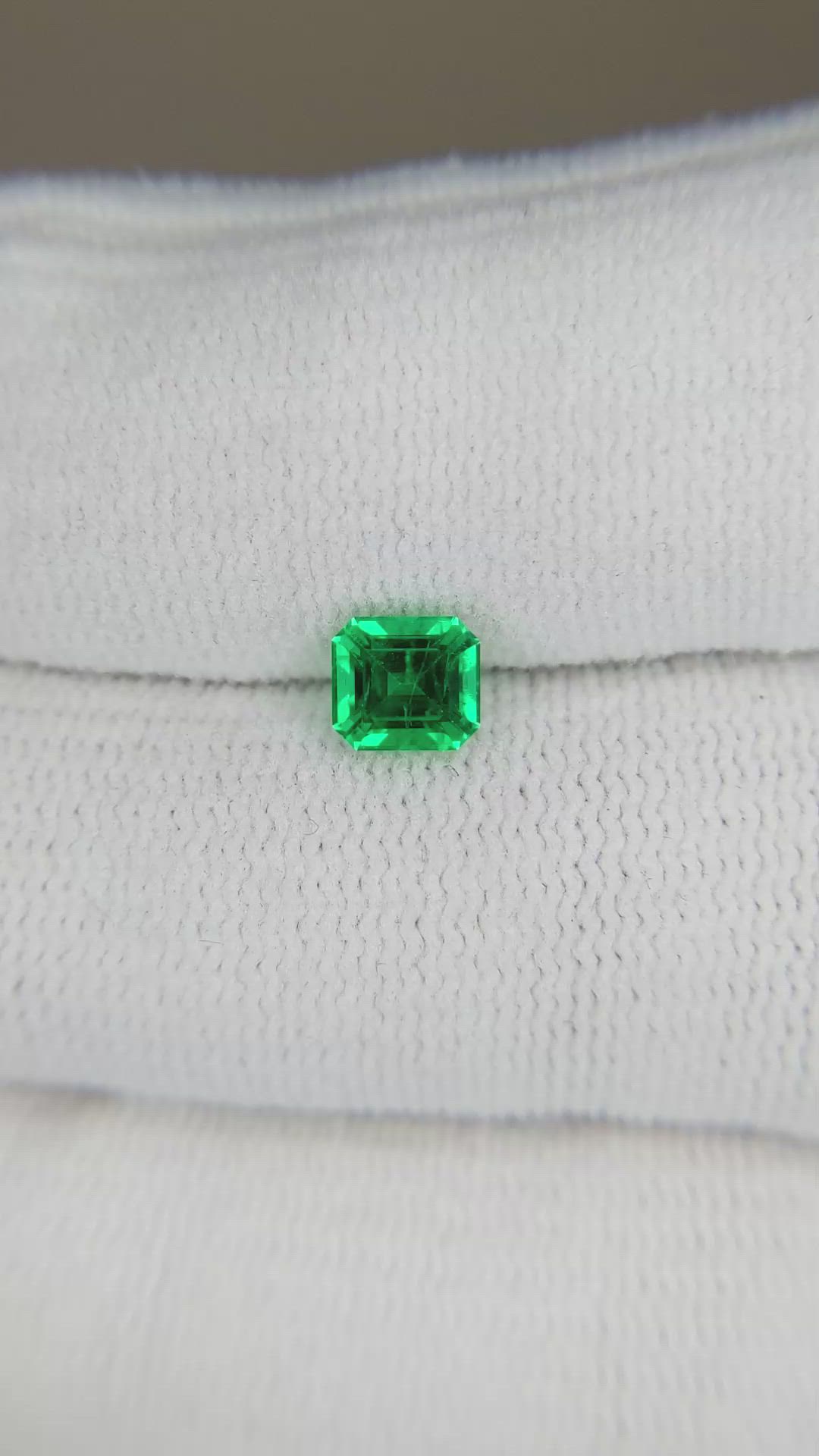 0.72 Ct. Emerald from Russia Size Video