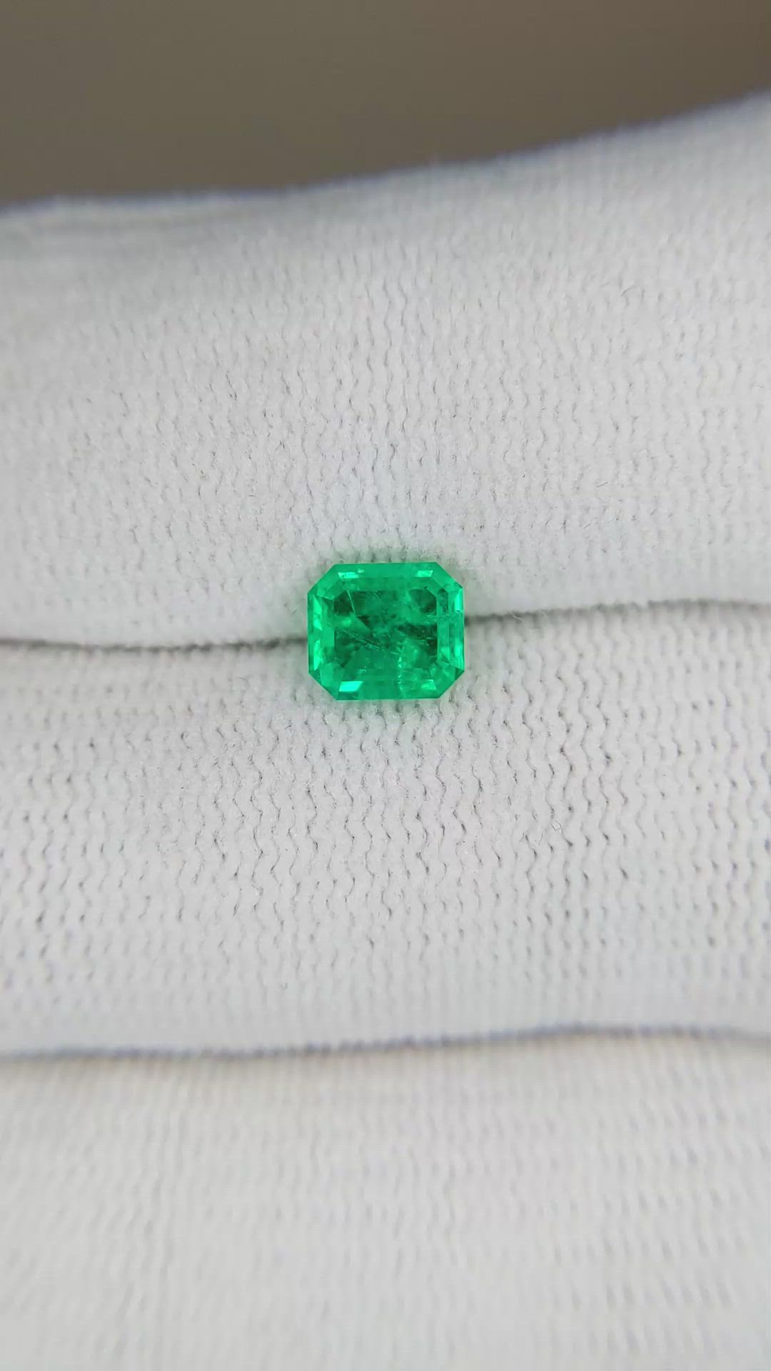 0.96 Ct. Emerald from Russia Size Video