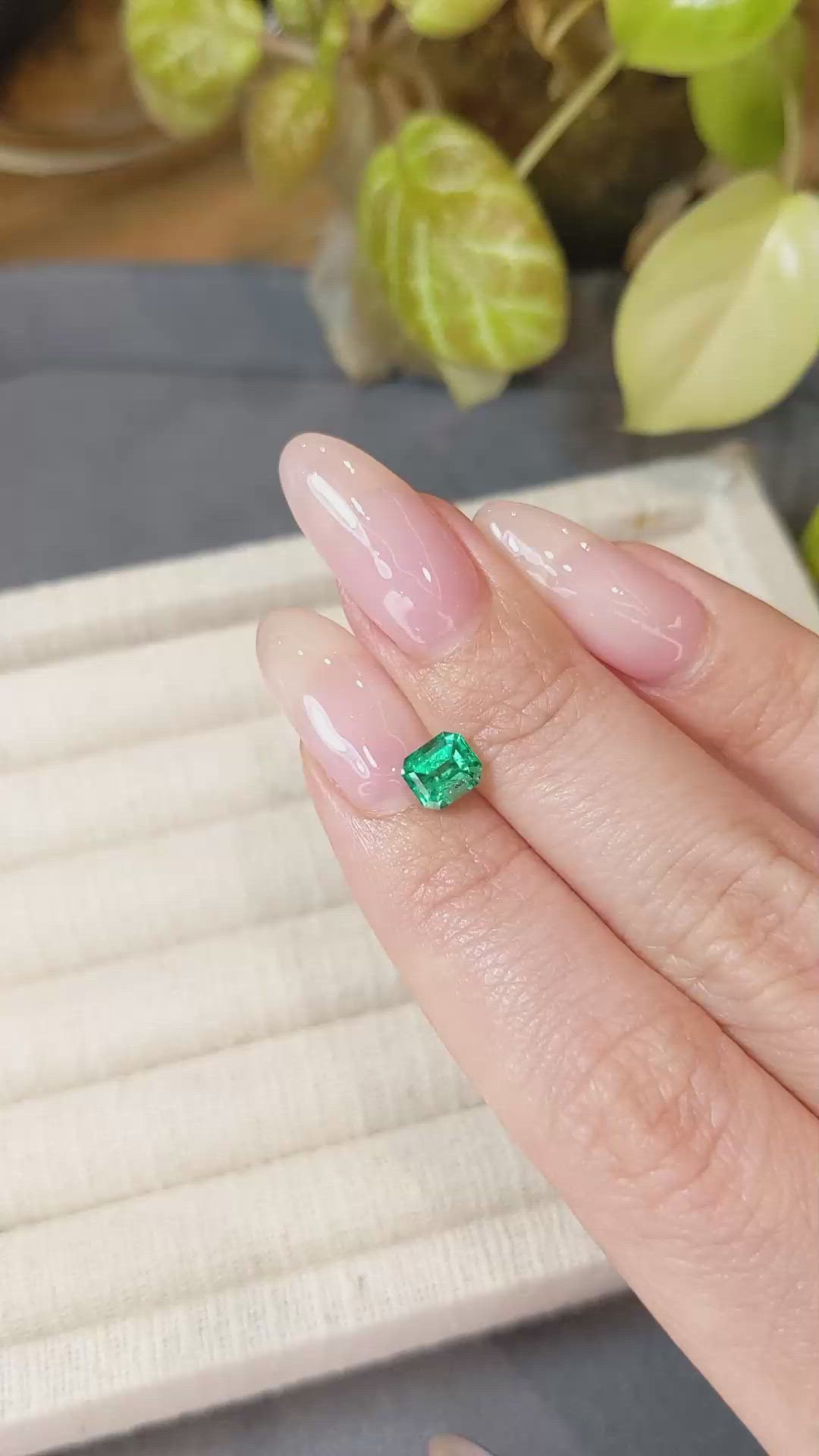 0.96 Ct. Emerald from Russia Size Video