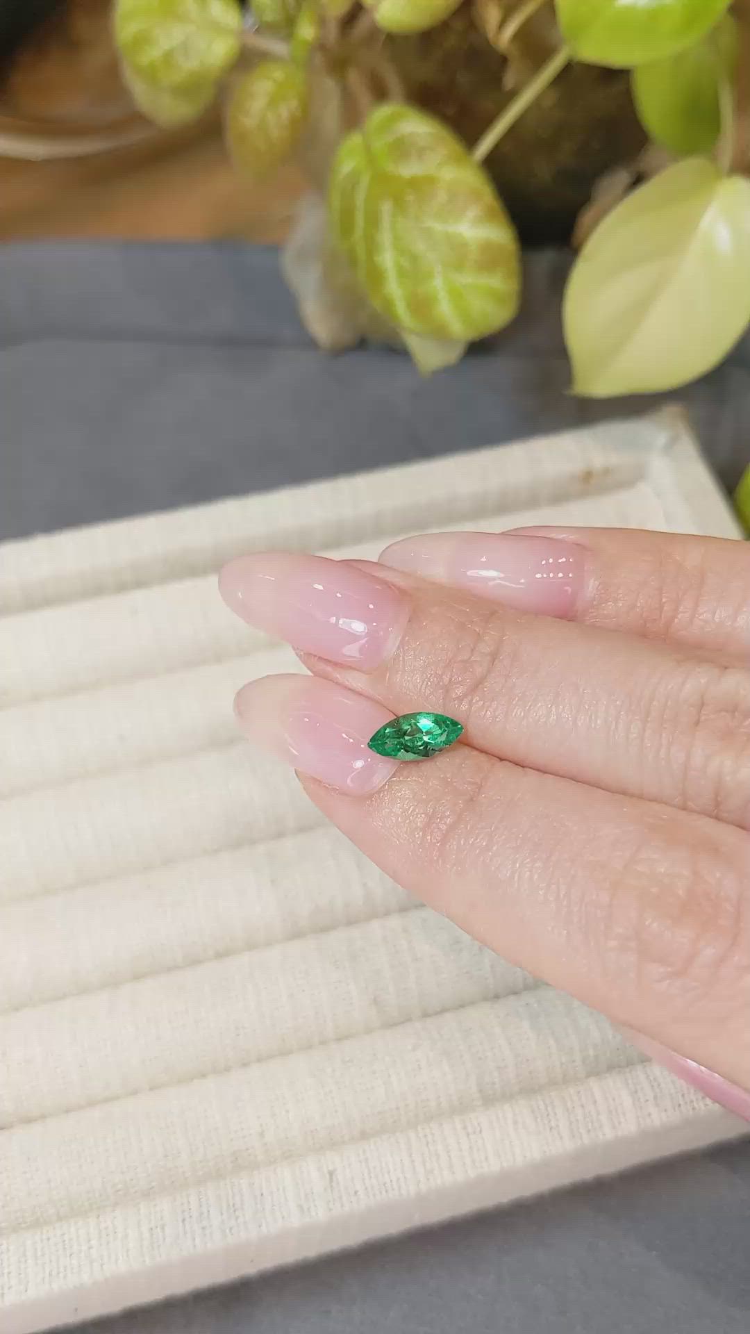 0.75 Ct. Emerald from Russia Size Video