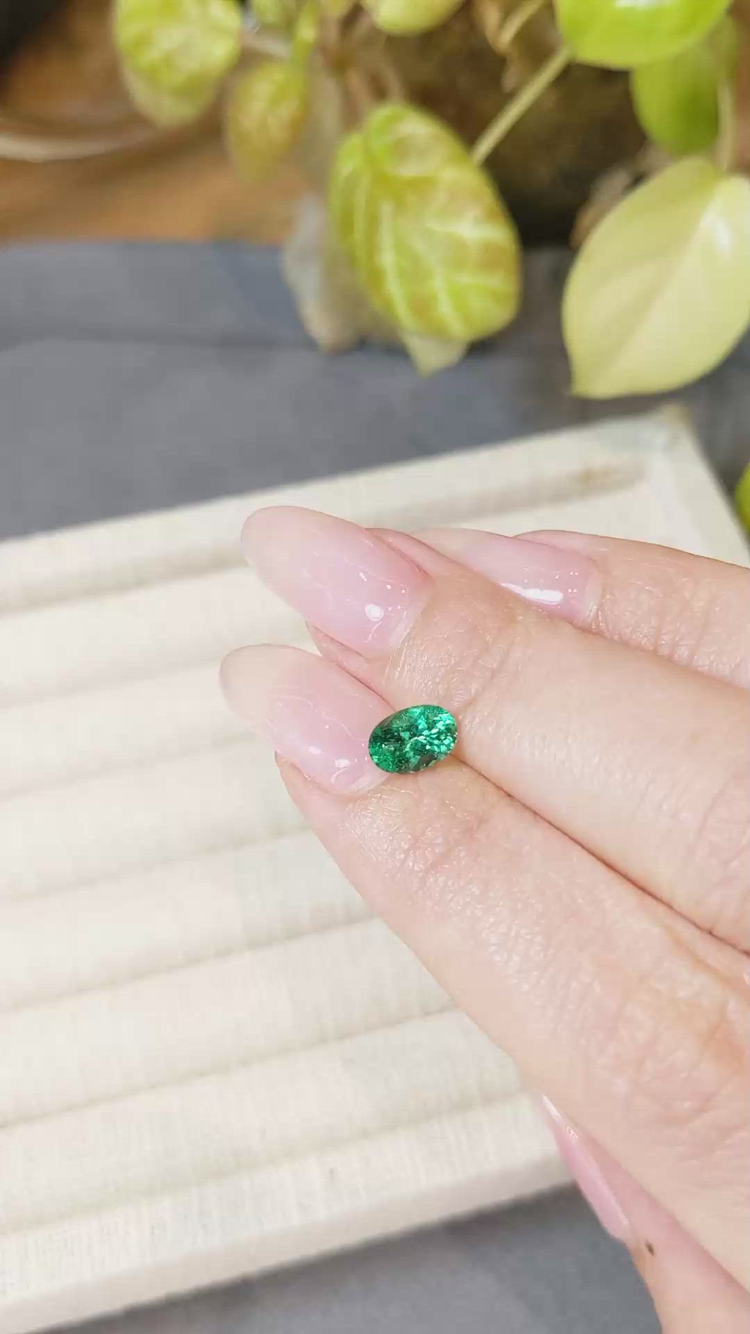 0.92 Ct. Emerald from Russia Size Video
