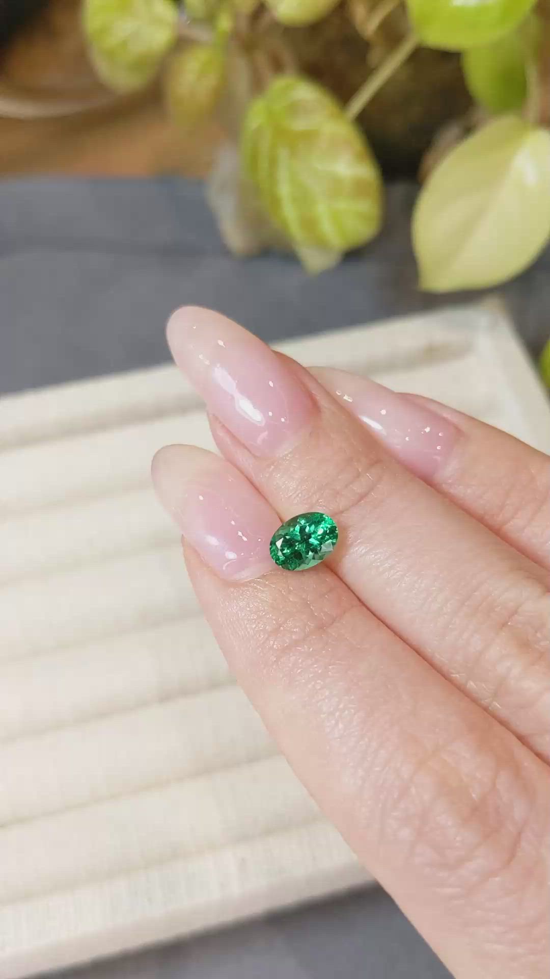 0.92 Ct. Emerald from Russia Size Video