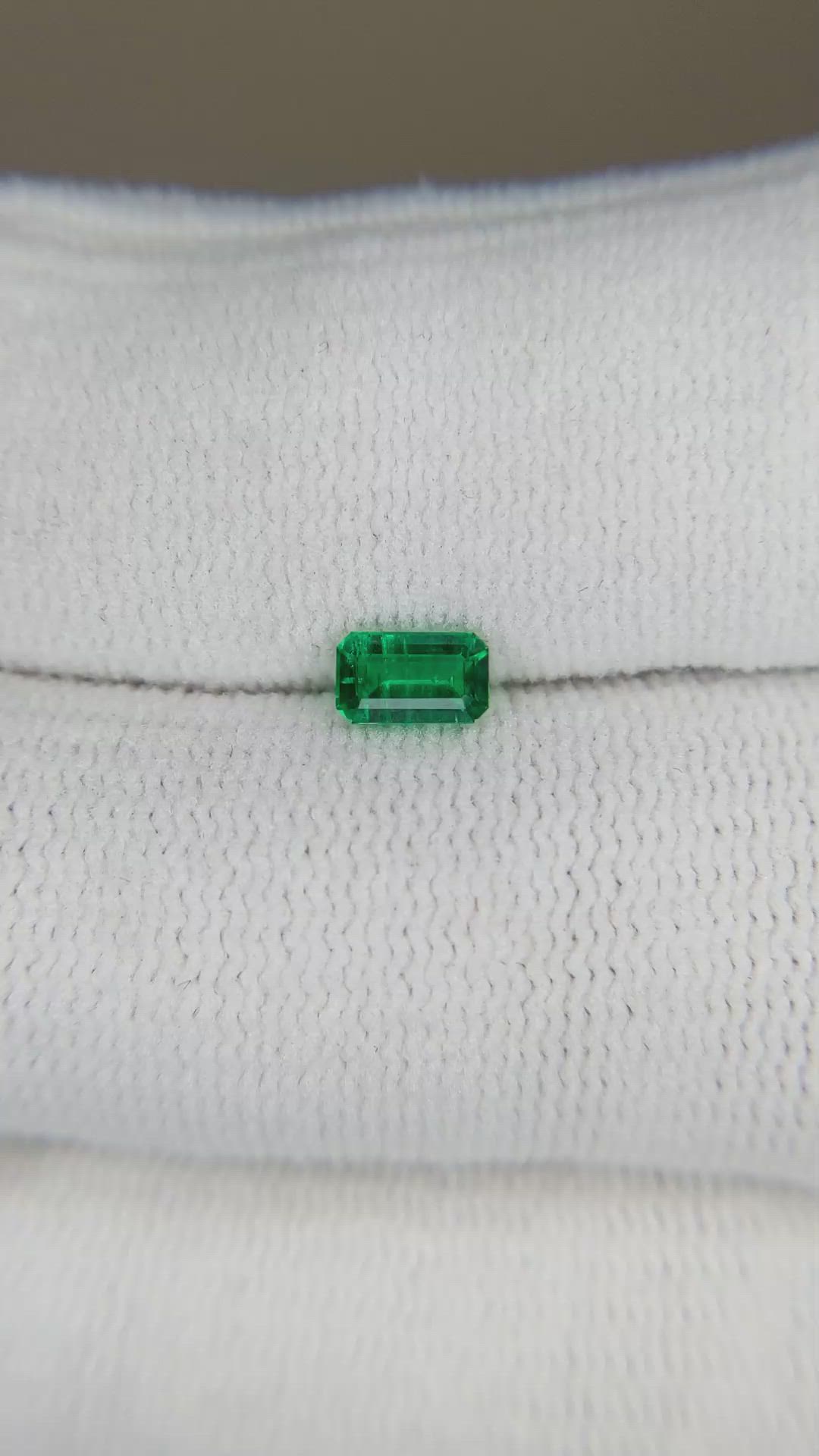 0.41 Ct. Emerald from Russia Size Video