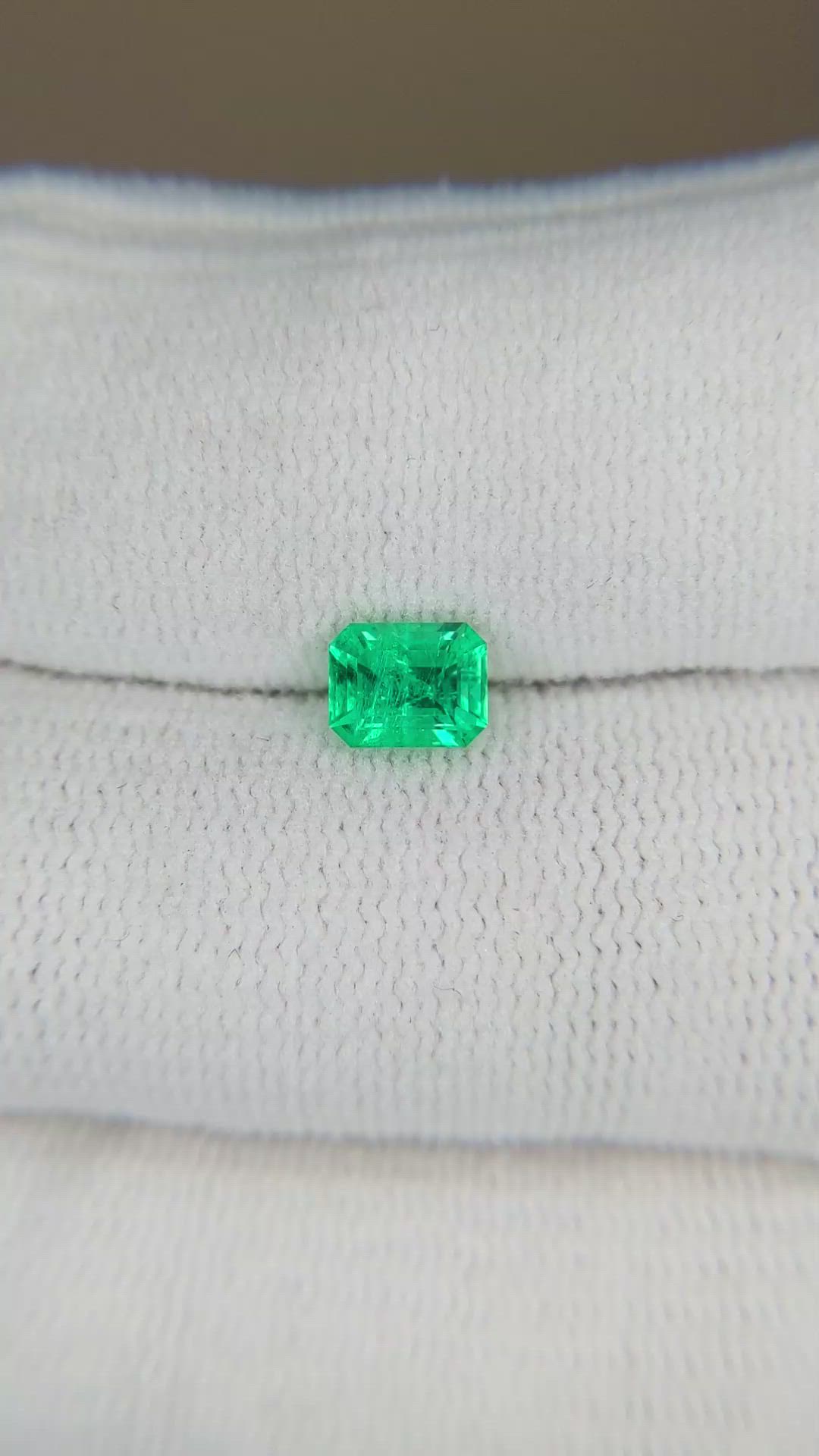 0.71 Ct. Emerald from Russia Size Video