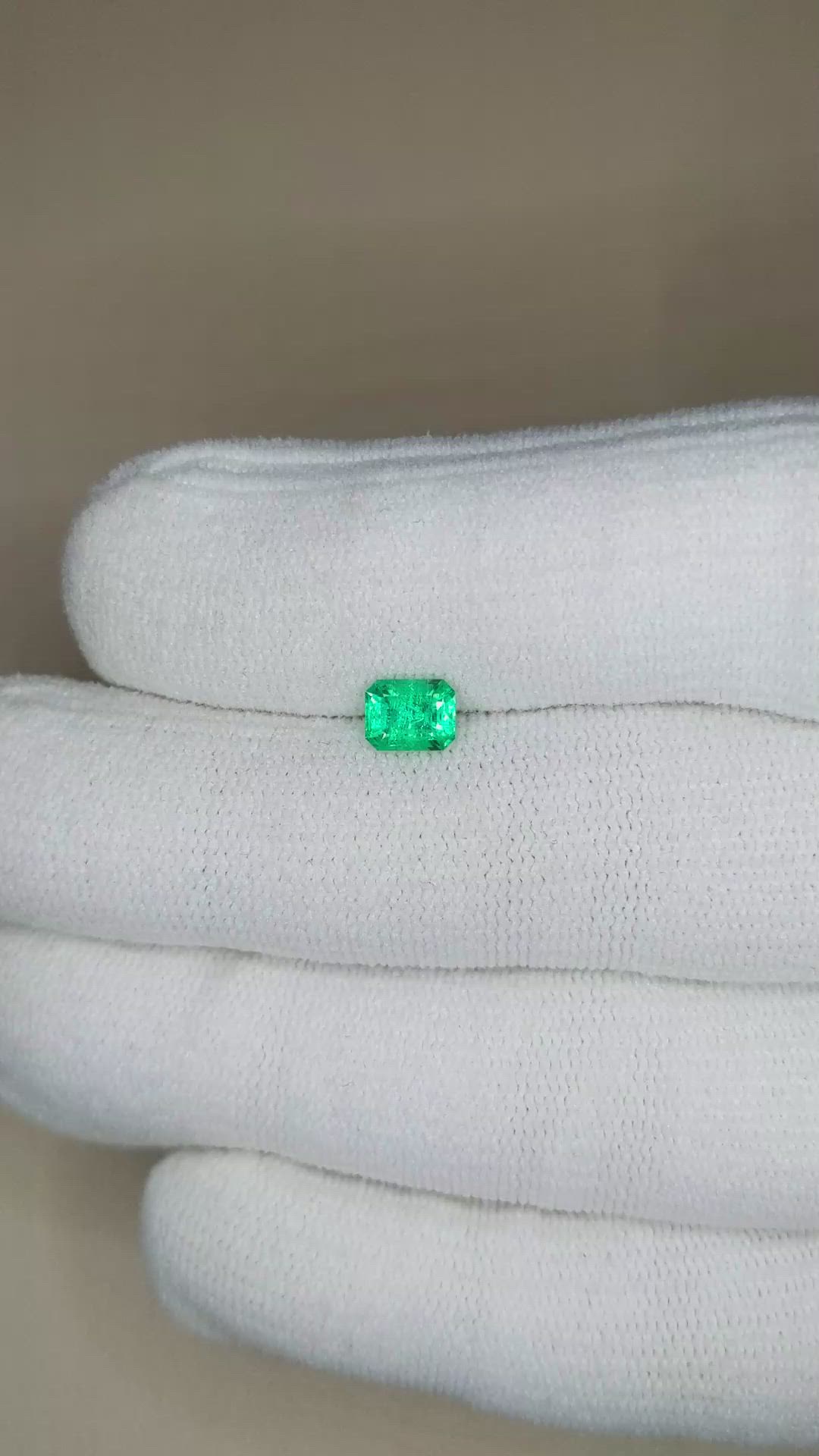 0.71 Ct. Emerald from Russia Size Video