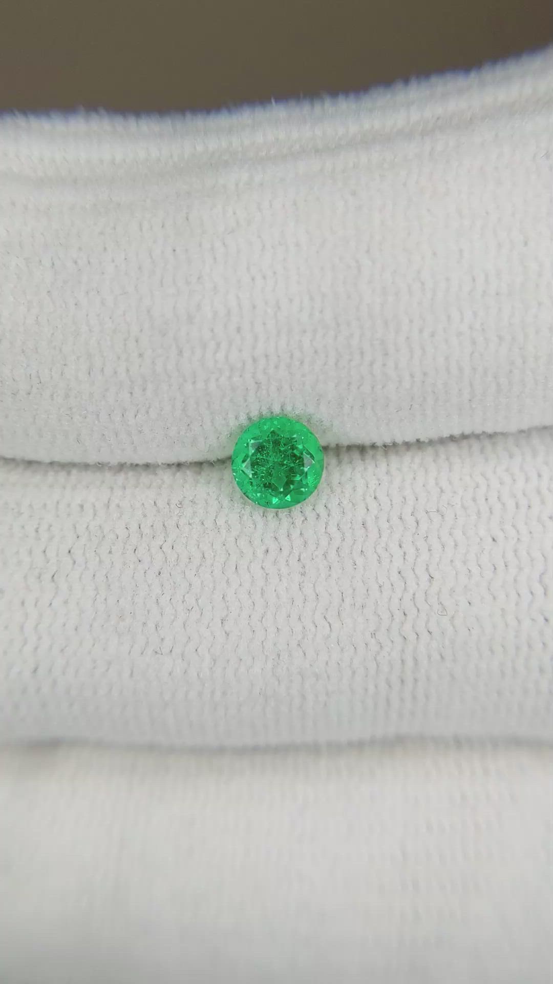 0.46 Ct. Emerald from Russia Size Video