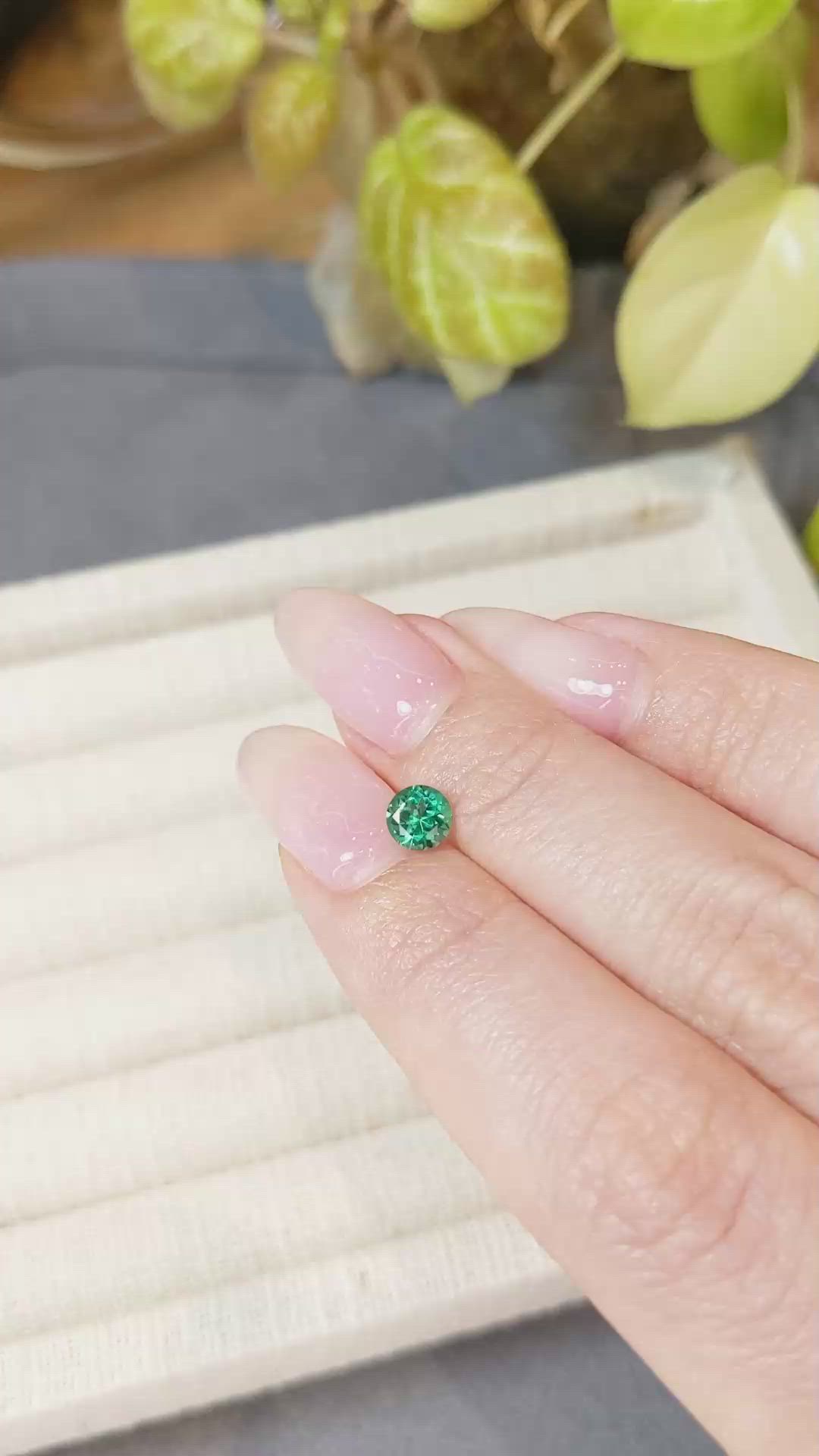 0.51 Ct. Emerald from Russia Size Video
