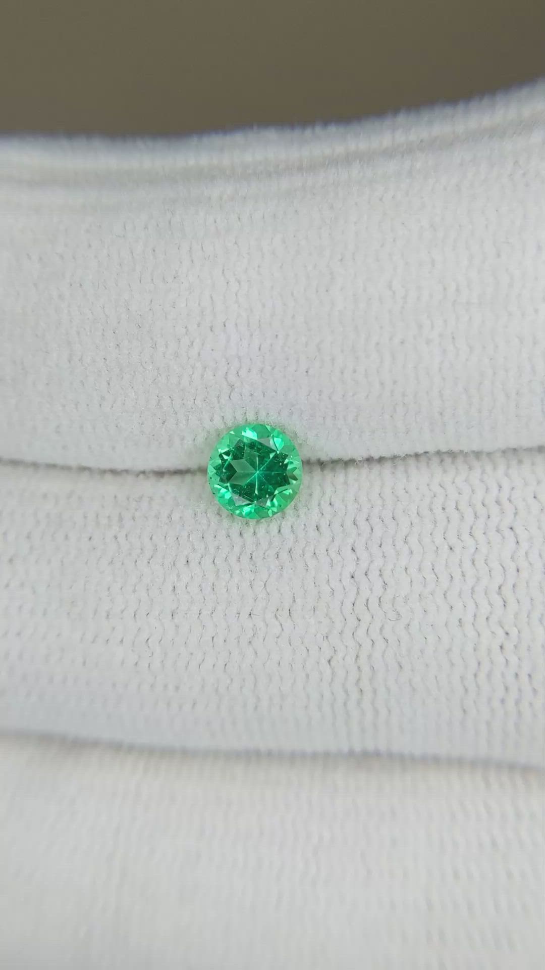 0.43 Ct. Emerald from Russia Size Video