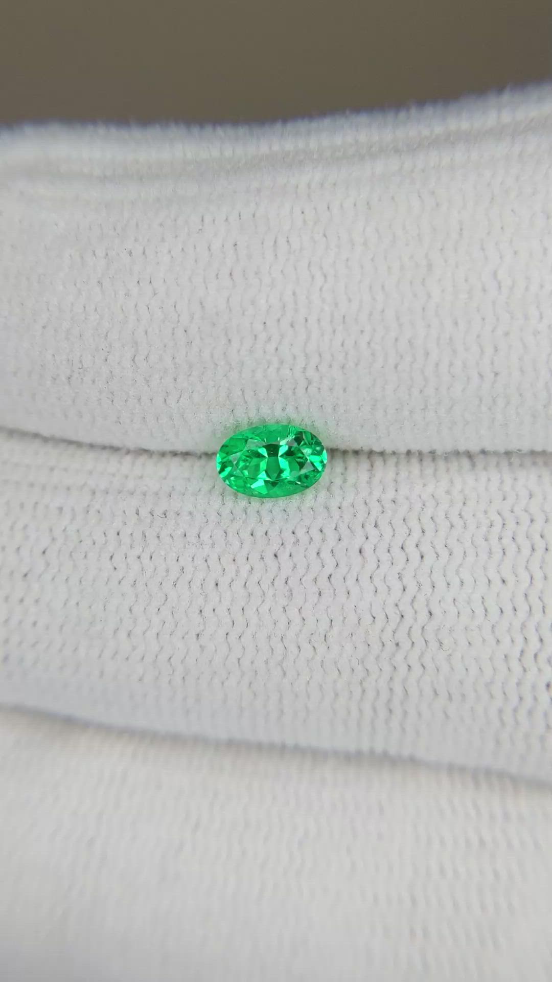 0.39 Ct. Emerald from Russia Size Video