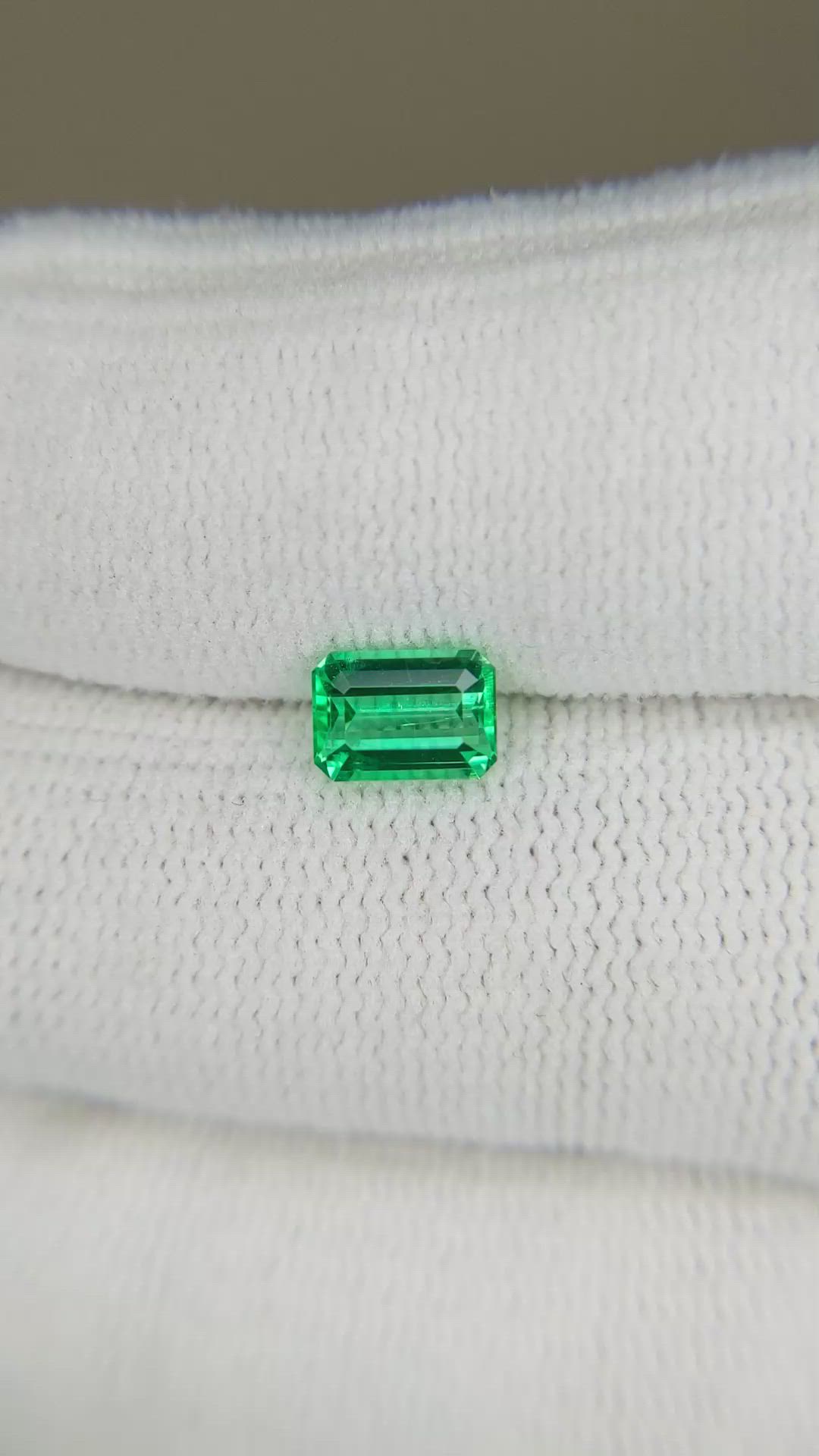 0.83 Ct. Emerald from Russia Size Video