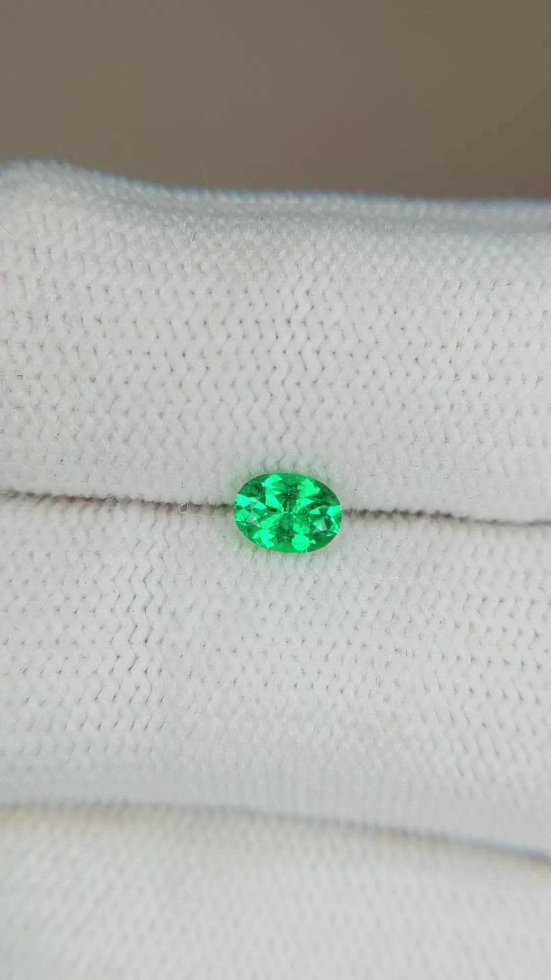 0.33 Ct. Emerald from Russia Size Video