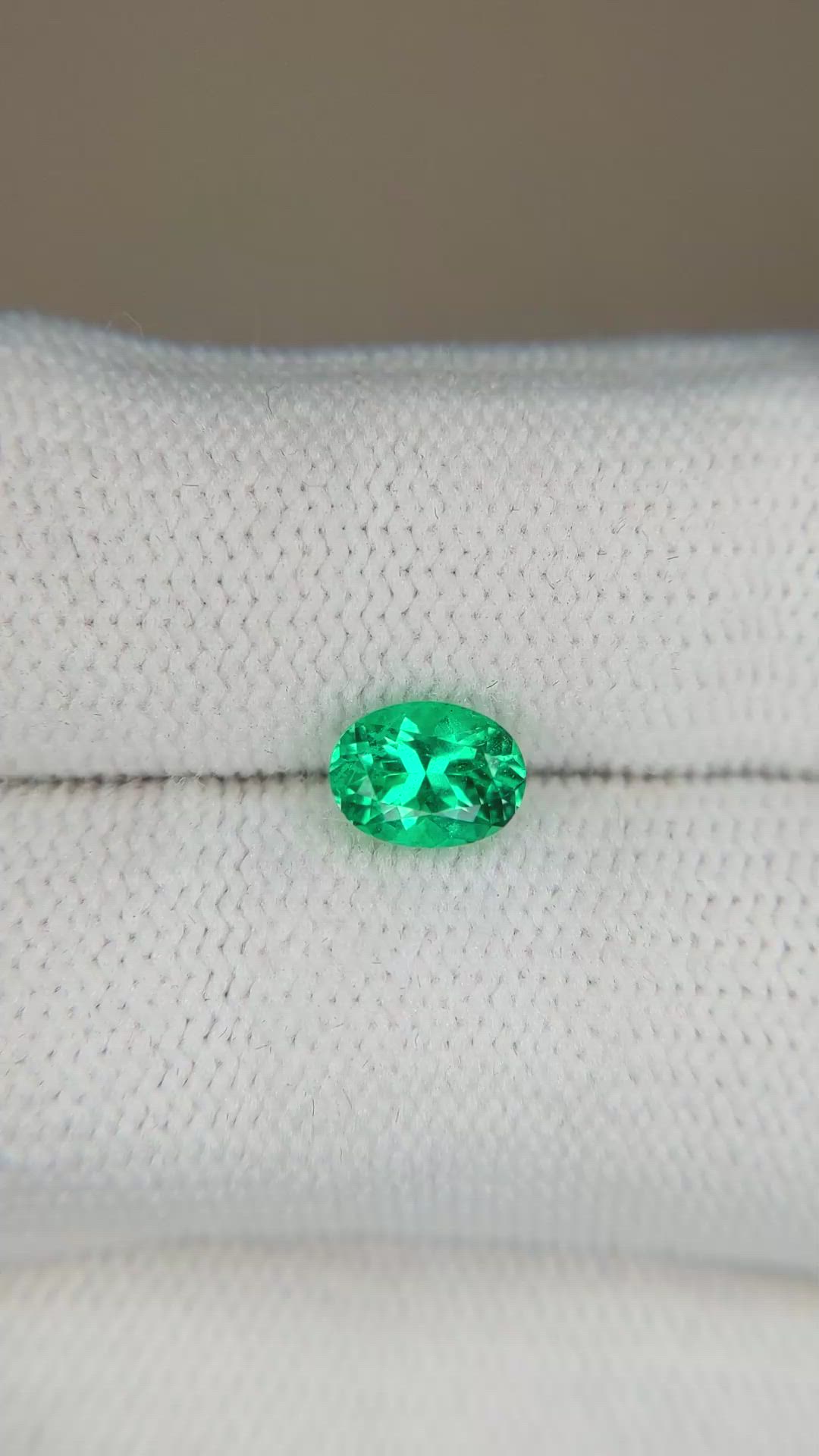 0.80 Ct. Emerald from Russia Size Video