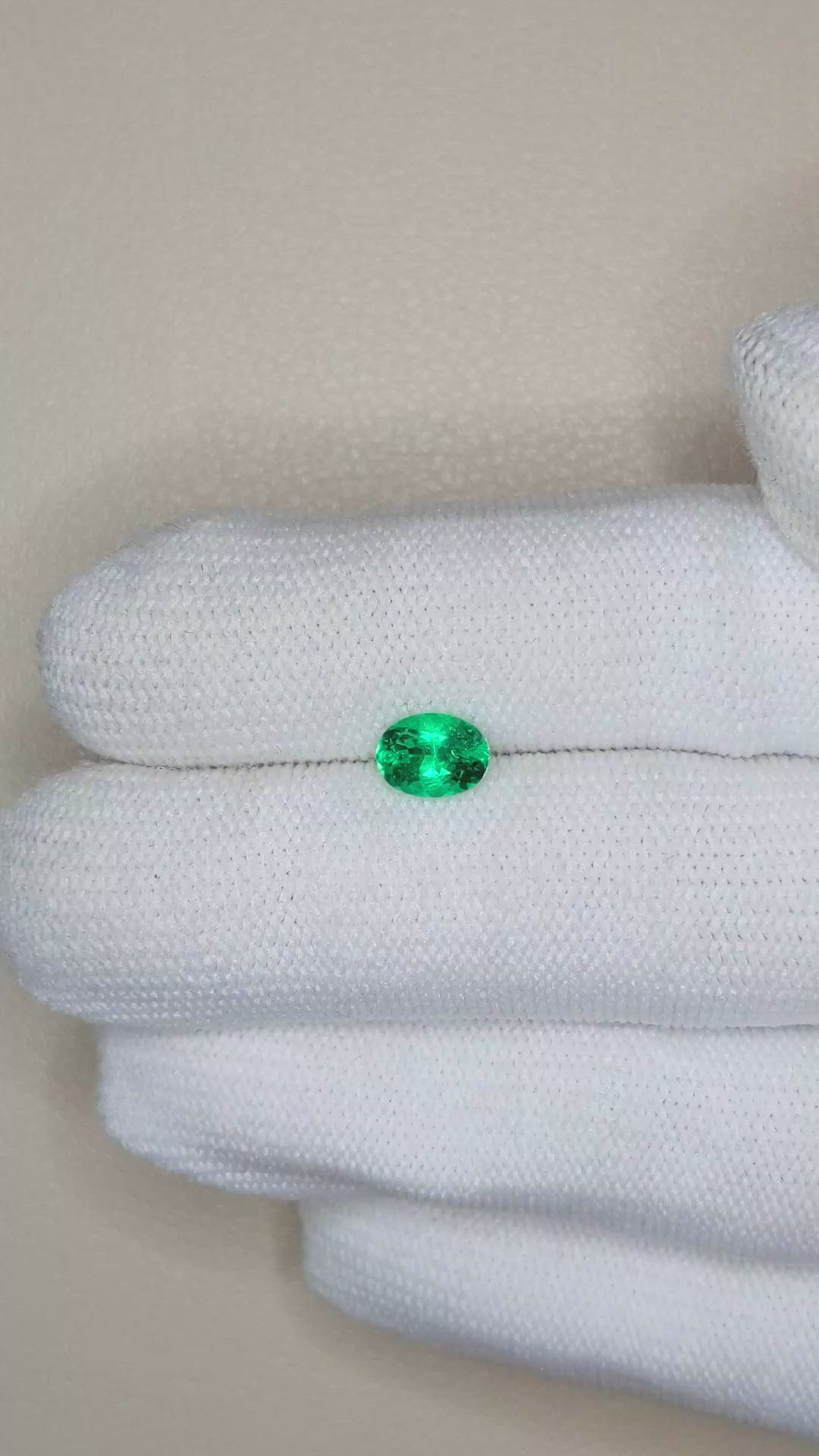 0.80 Ct. Emerald from Russia Size Video