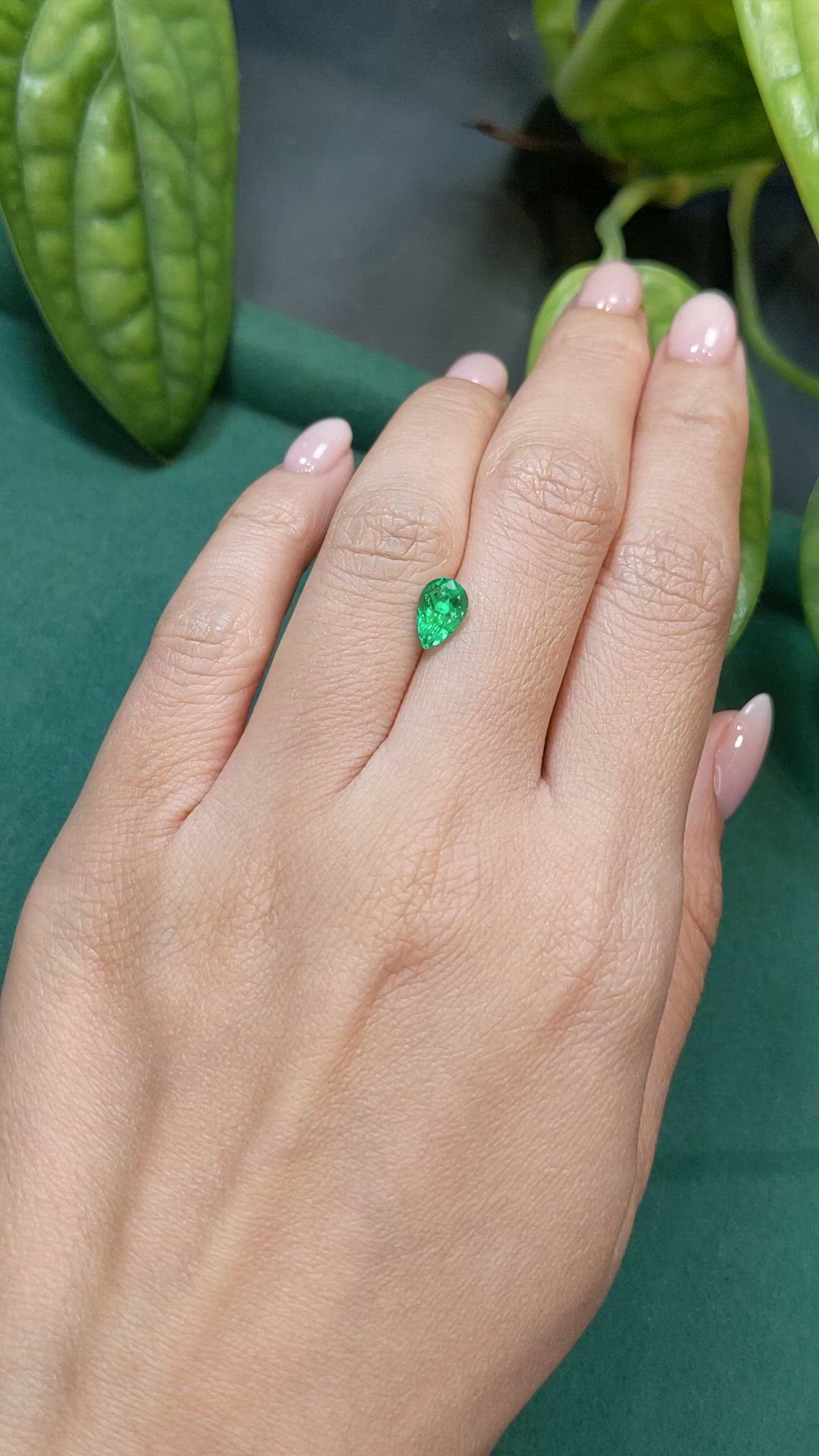 0.96 Ct. Emerald from Russia Size Video