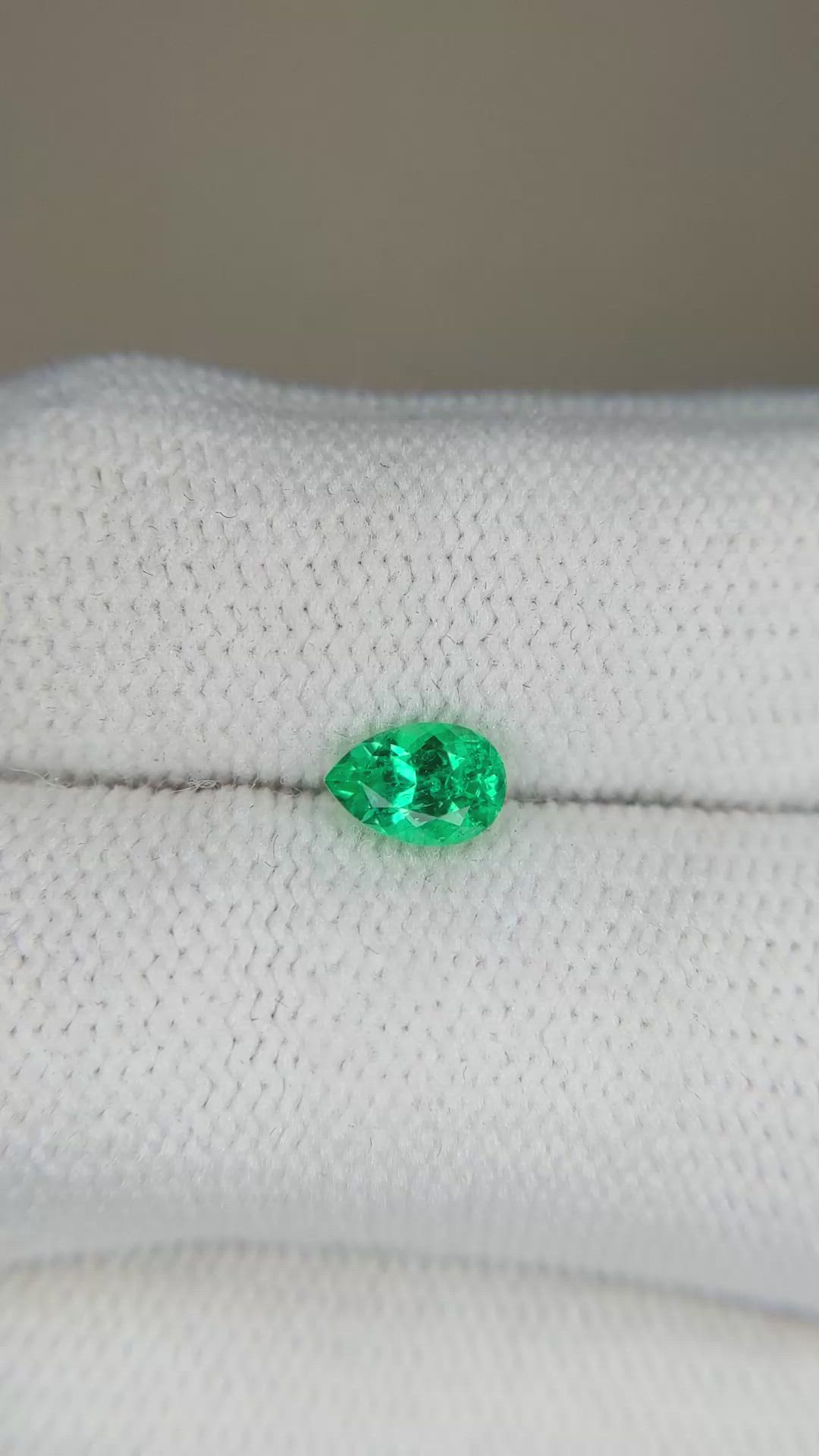 0.54 Ct. Emerald from Russia Size Video