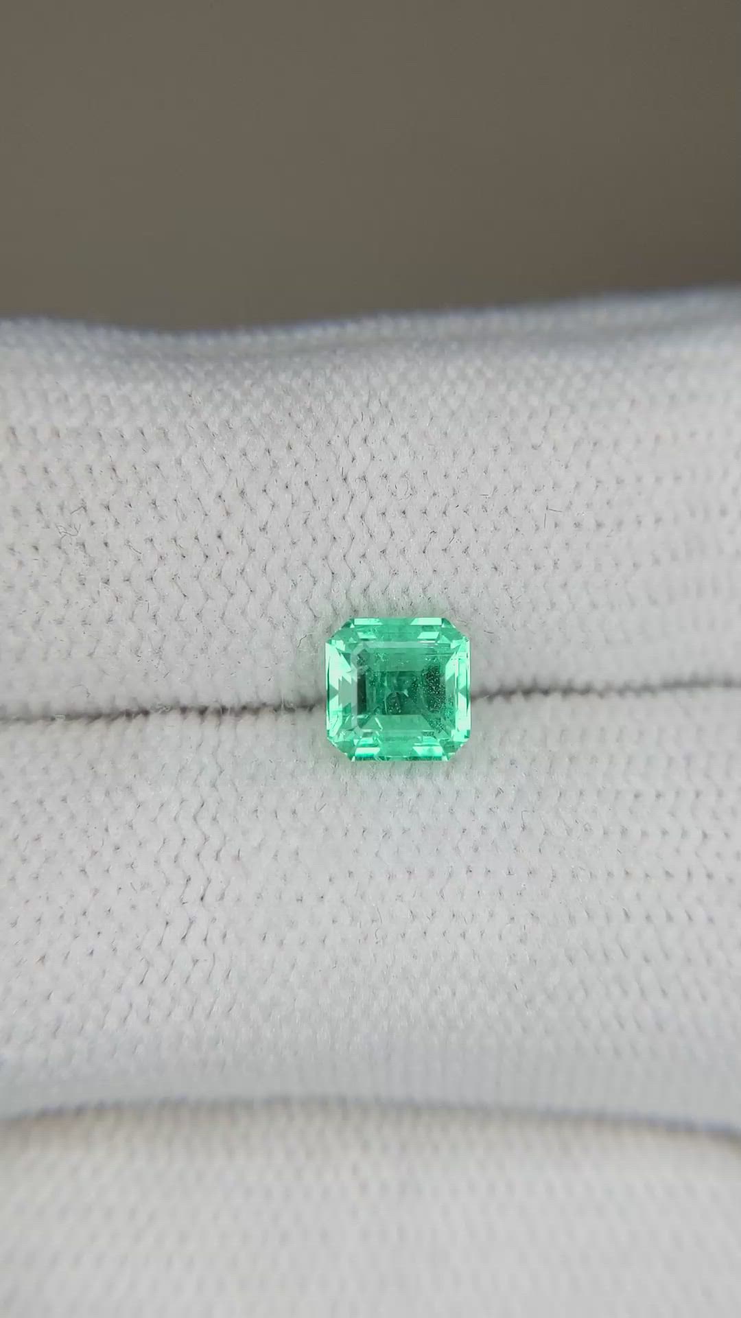 0.88 Ct. Emerald from Russia Size Video