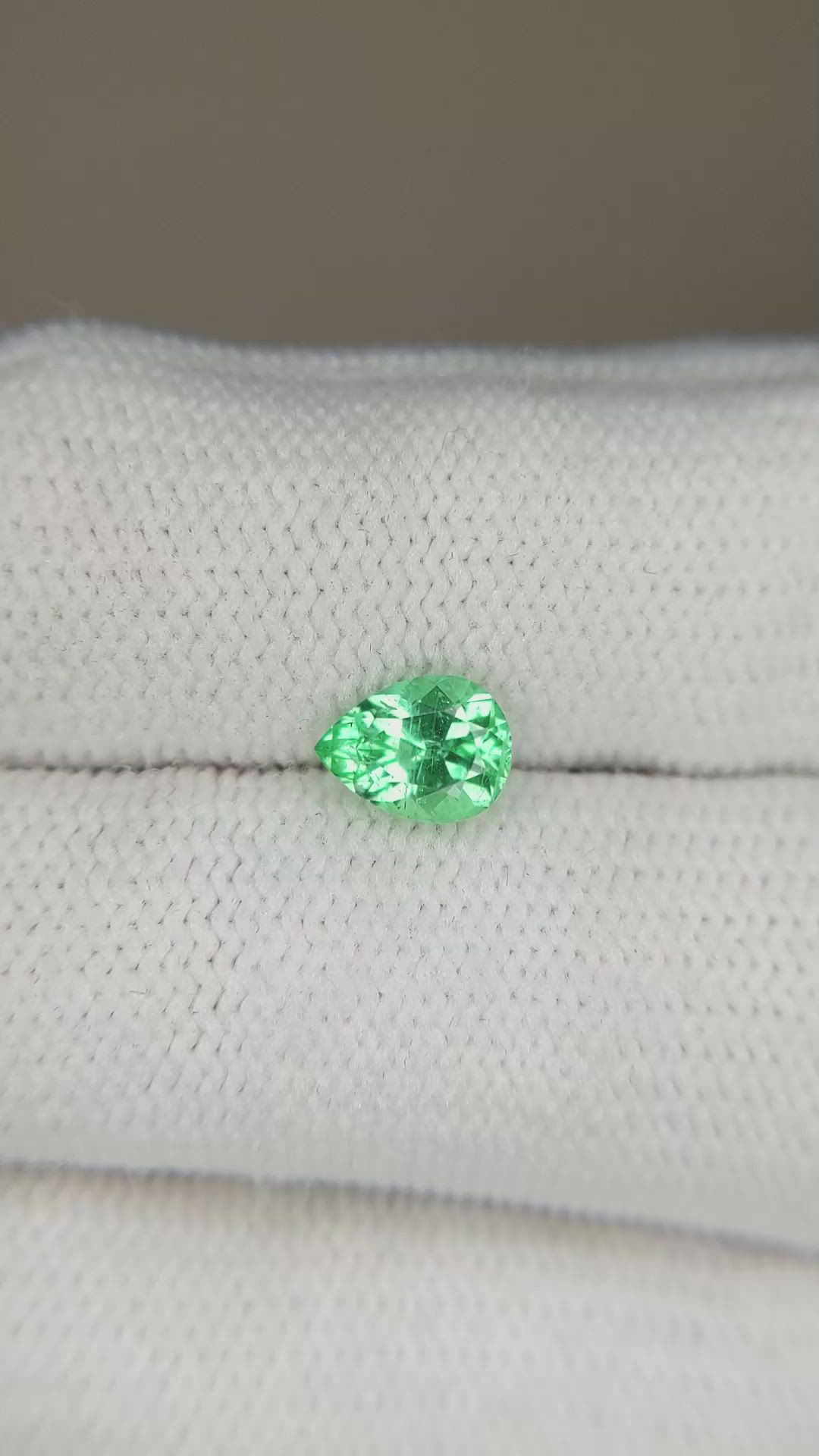 0.78 Ct. Emerald from Russia Size Video