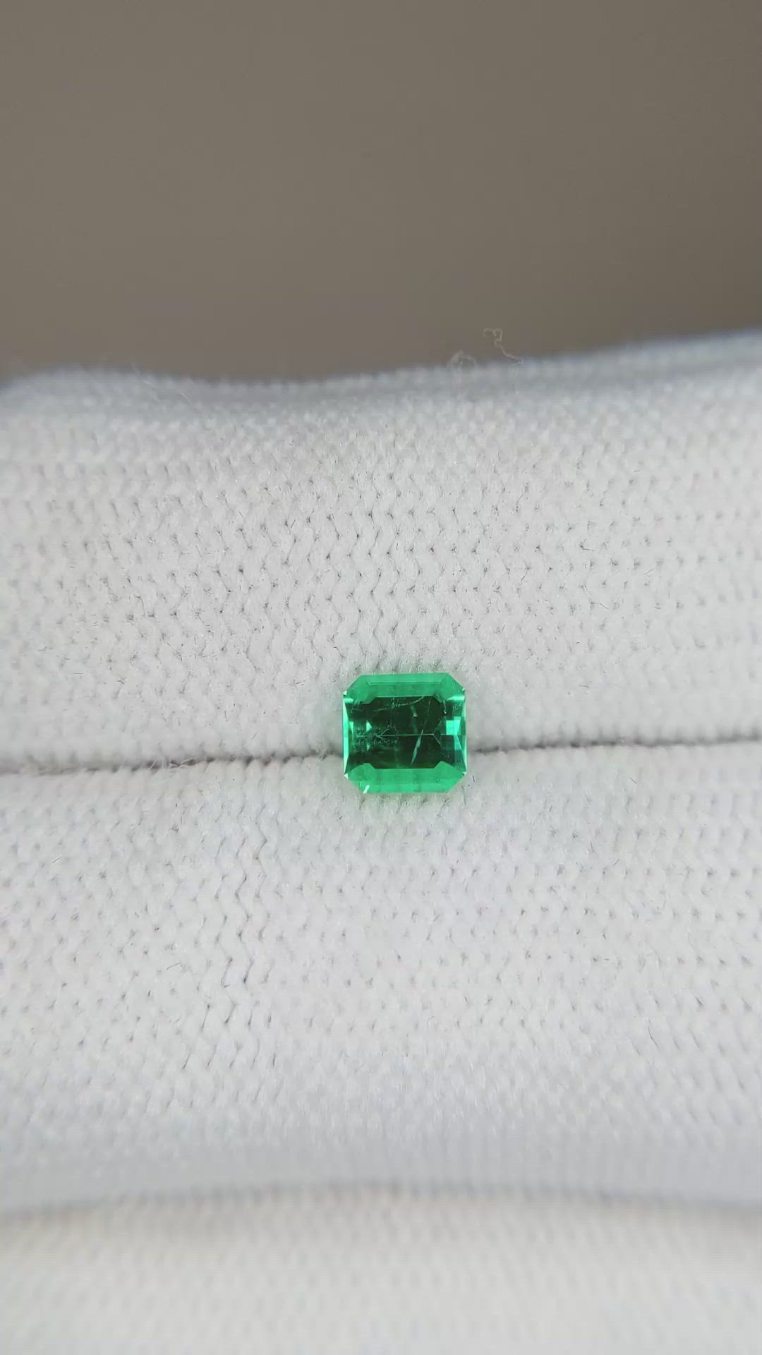 0.50 Ct. Emerald from Russia Size Video