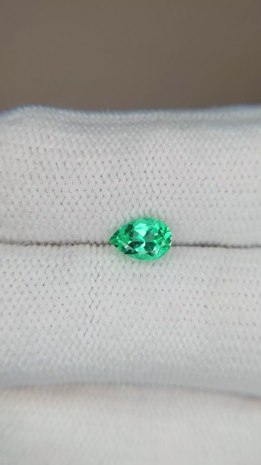 0.62 Ct. Emerald from Russia Size Video