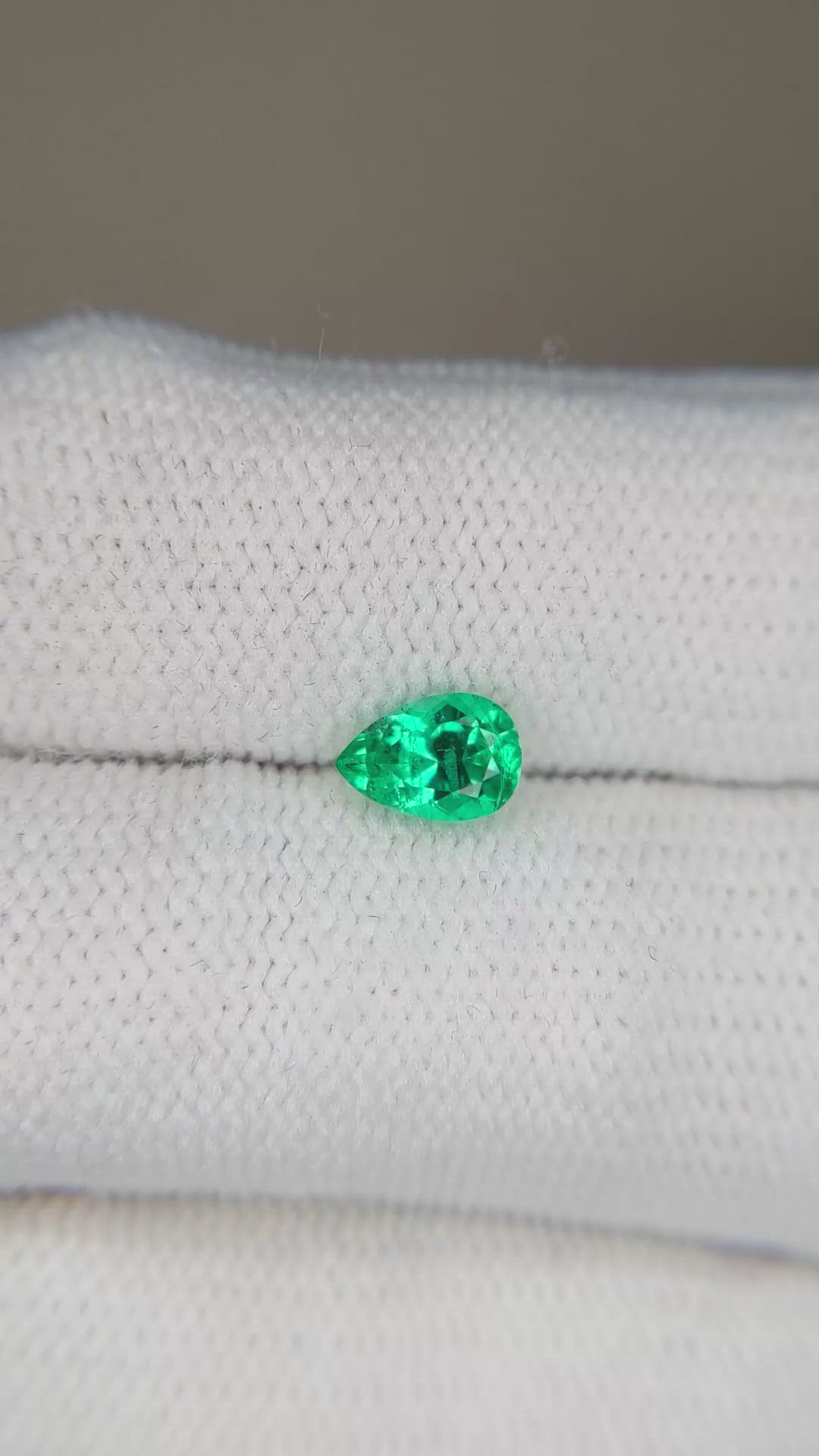 0.63 Ct. Emerald from Russia Size Video