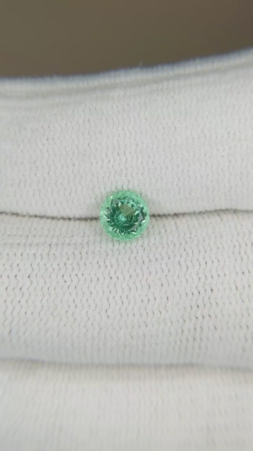0.62 Ct. Emerald from Russia Size Video
