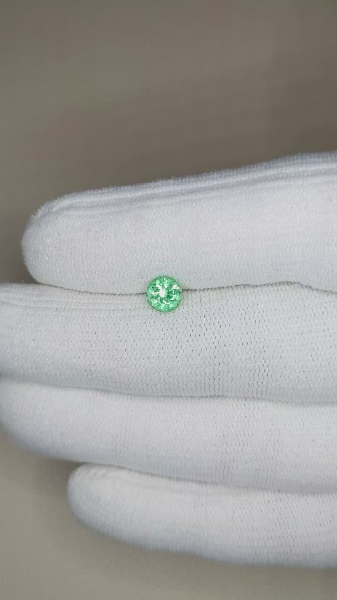 0.61 Ct. Emerald from Russia Size Video