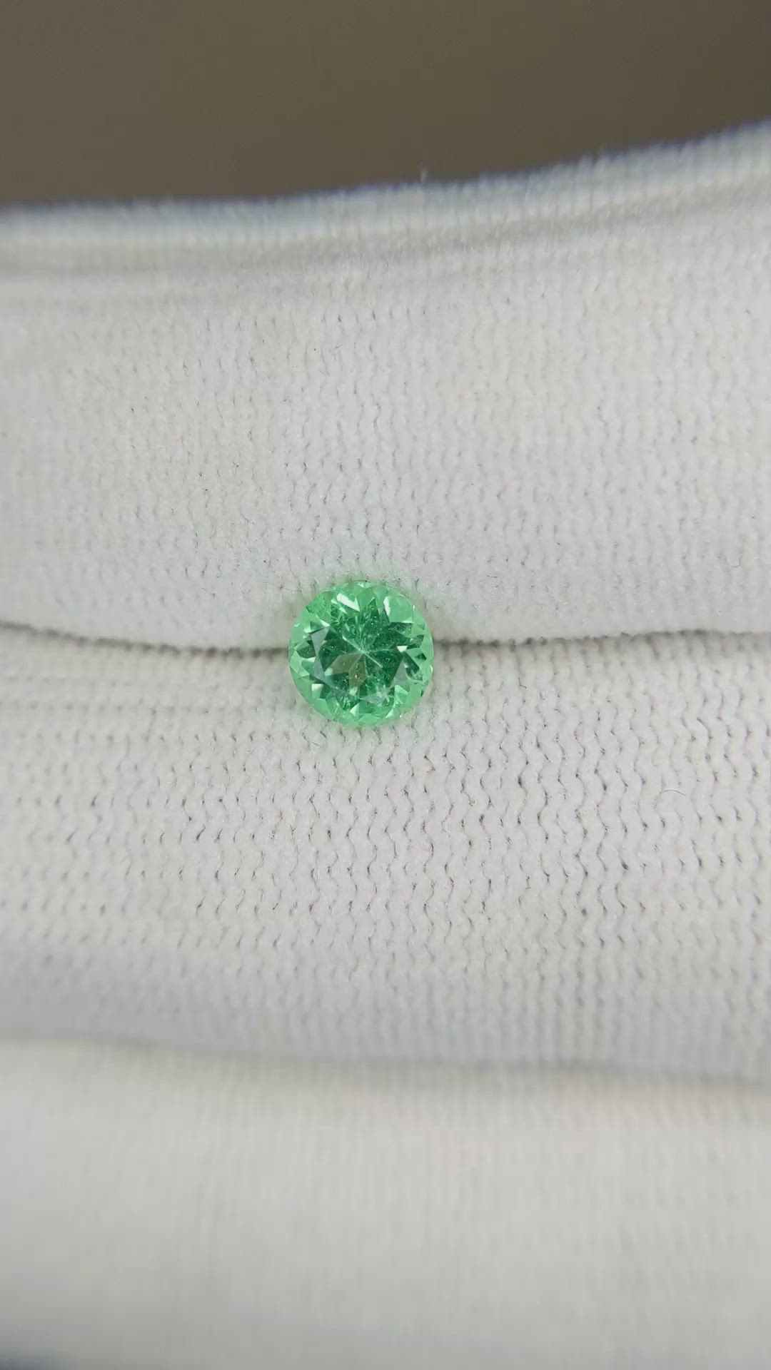 0.61 Ct. Emerald from Russia Size Video