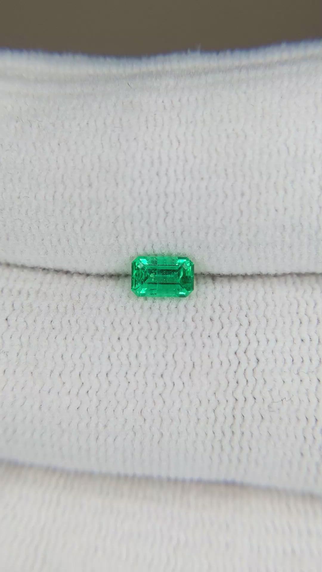 0.30 Ct. Emerald from Russia Size Video