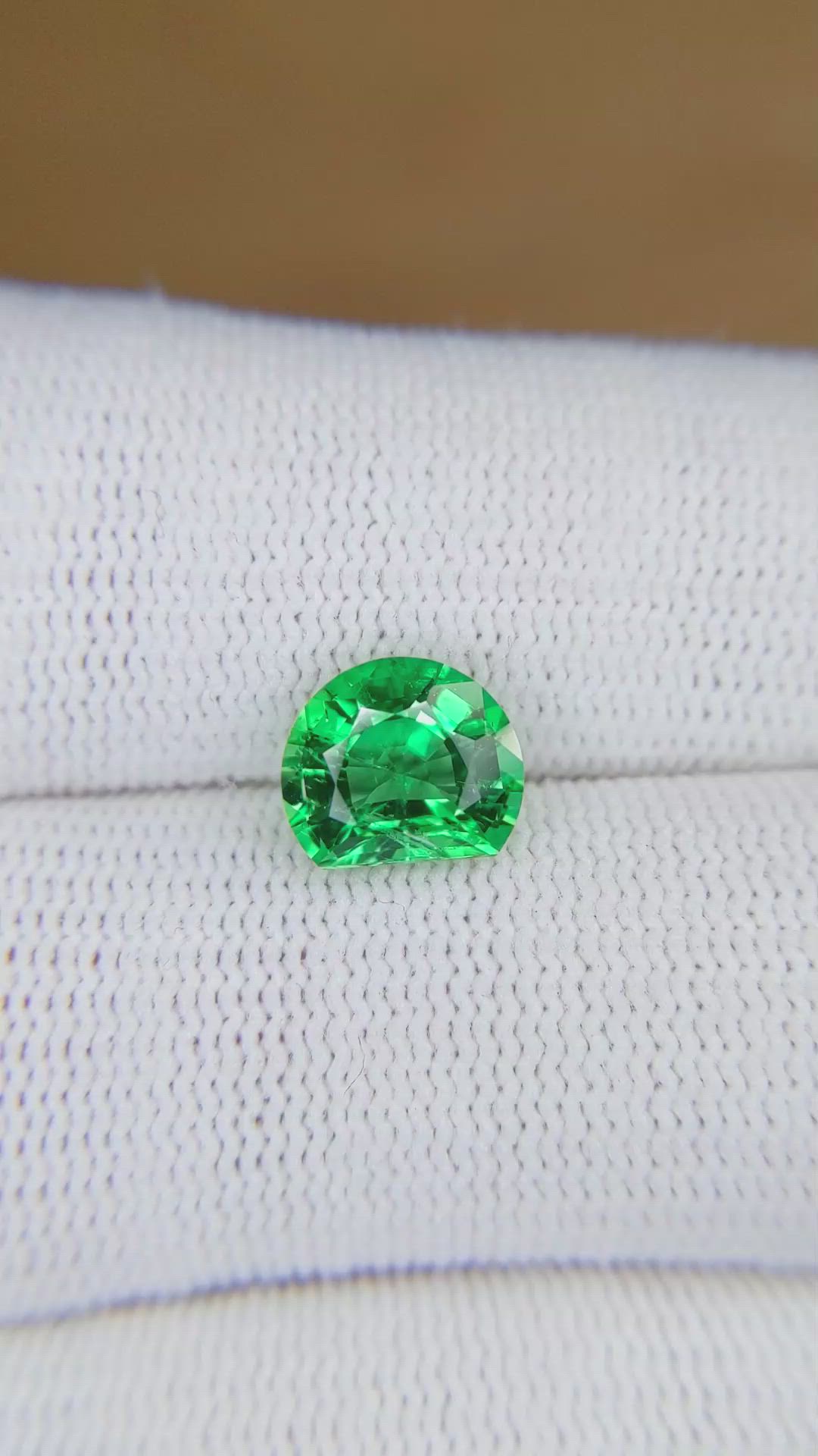 1.95 Ct. Emerald from Colombia Size Video