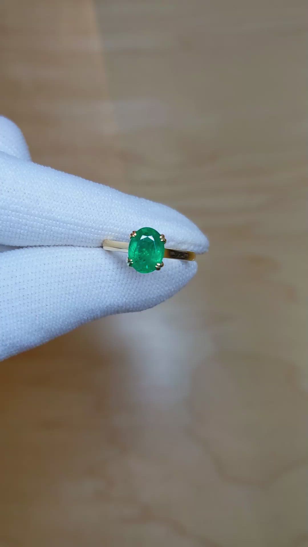1.30 Ct. Emerald Solitaire Ring, 18K Yellow Gold Size Video