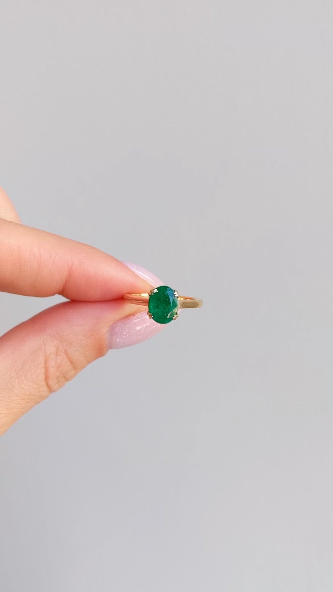 1.30 Ct. Emerald Solitaire Ring, 18K Yellow Gold Size Video