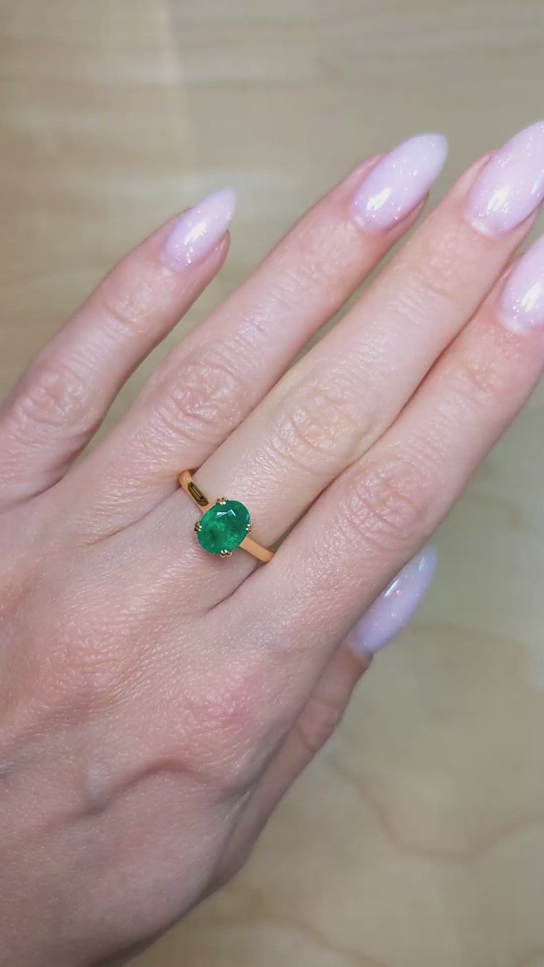 1.30 Ct. Emerald Solitaire Ring, 18K Yellow Gold Size Video