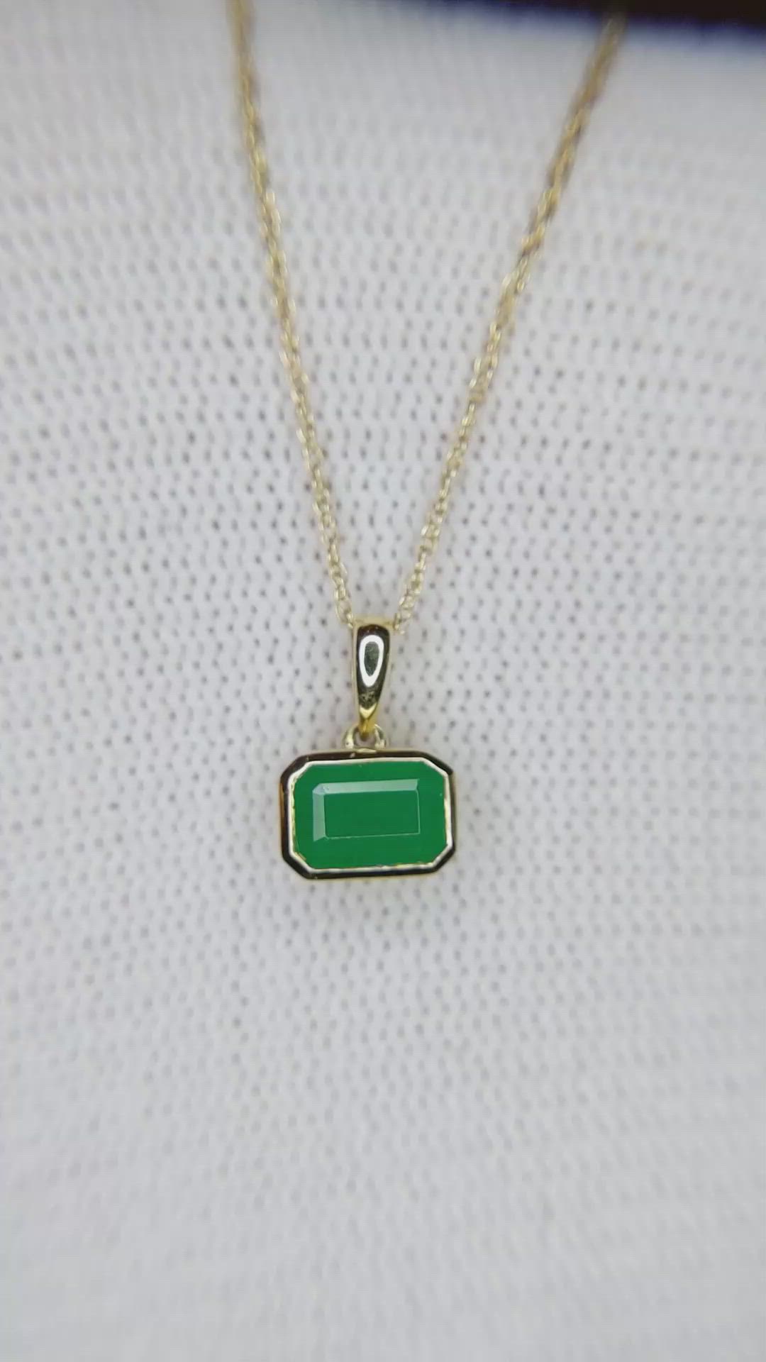 0.65 Ct. Emerald Bezel Pendant, 14K Yellow Gold Size Video
