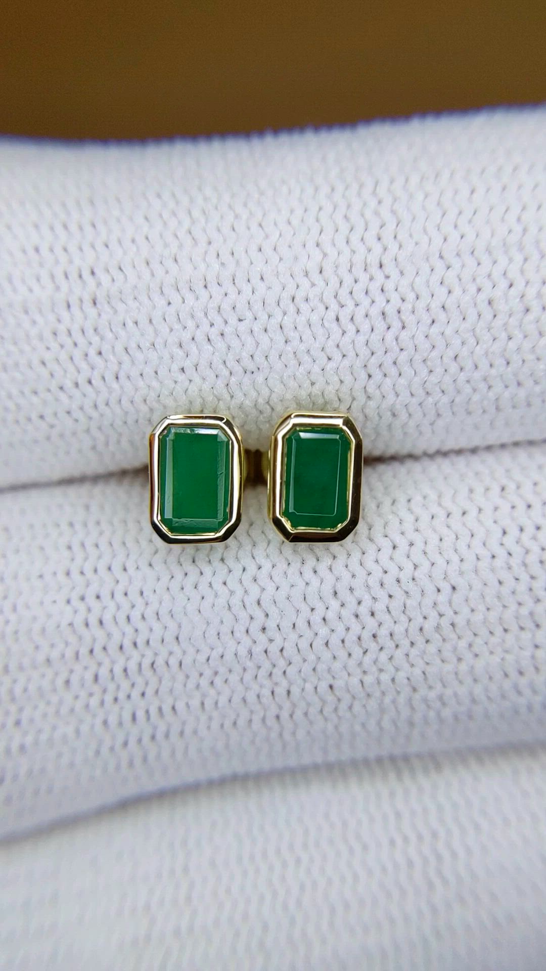 1.03 Ct.Tw.Total Carat Weight Emerald Studs Earrings, 14K Yellow Gold Size Video