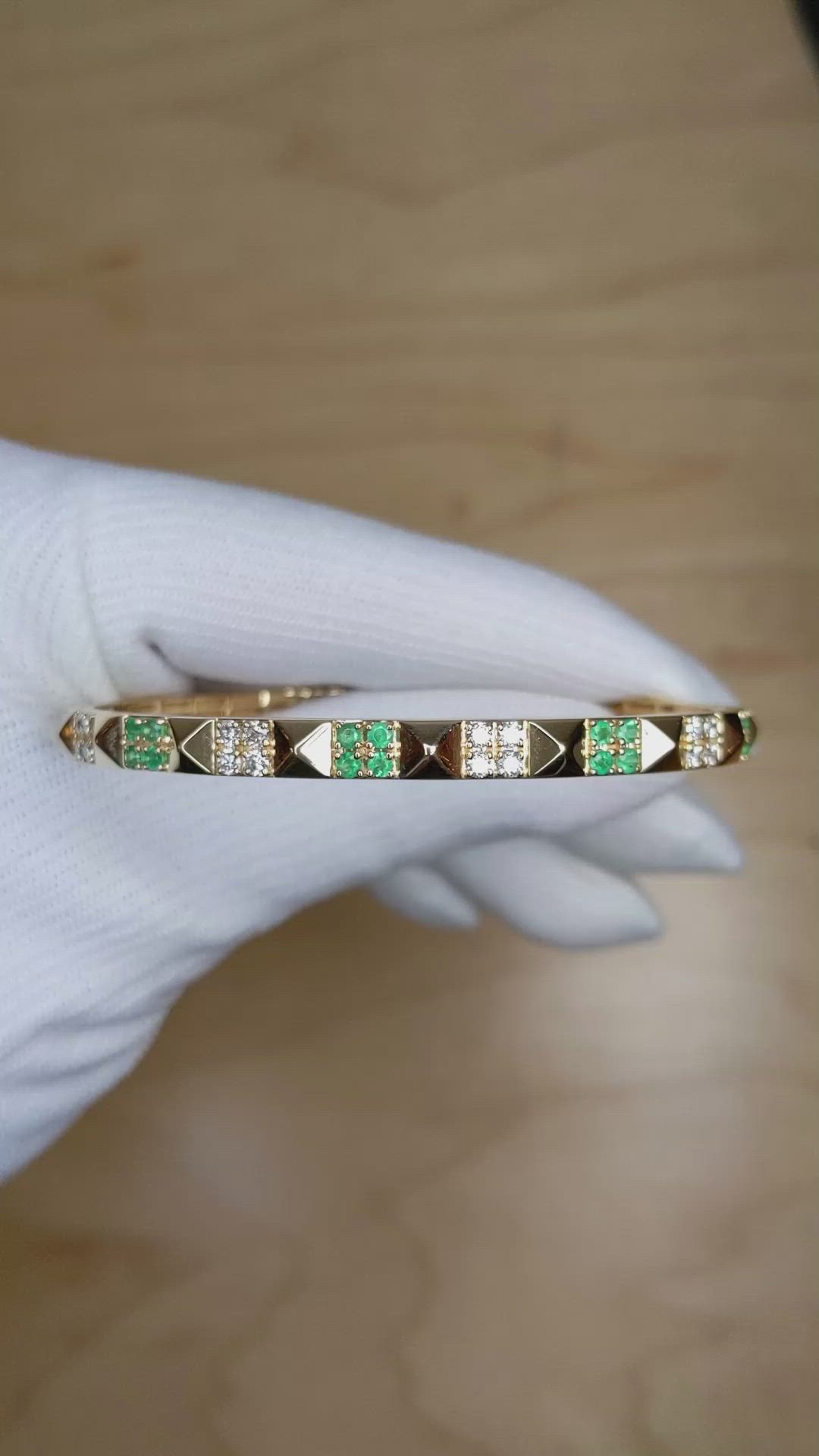 0.56 Ct.Tw. Emerald Natural Diamond Pave Bracelet, 14K Yellow Gold Size Video