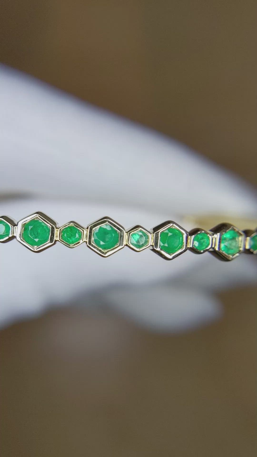 0.62 Ct.Tw. Emerald Emerald Bezel Bracelet, 14K Yellow Gold Size Video