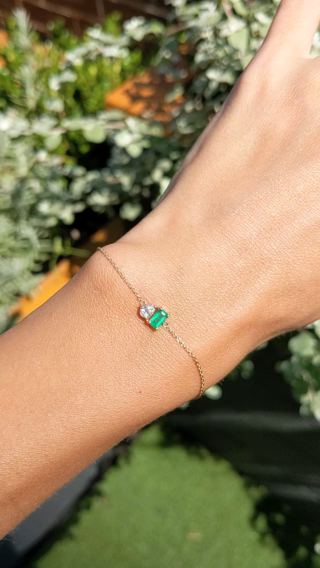 0.30&nbsp;Ct.Tw.Total Carat Weight Emerald and Natural Diamond Accent Stones Bracelet, 14K Yellow Gold Size Video