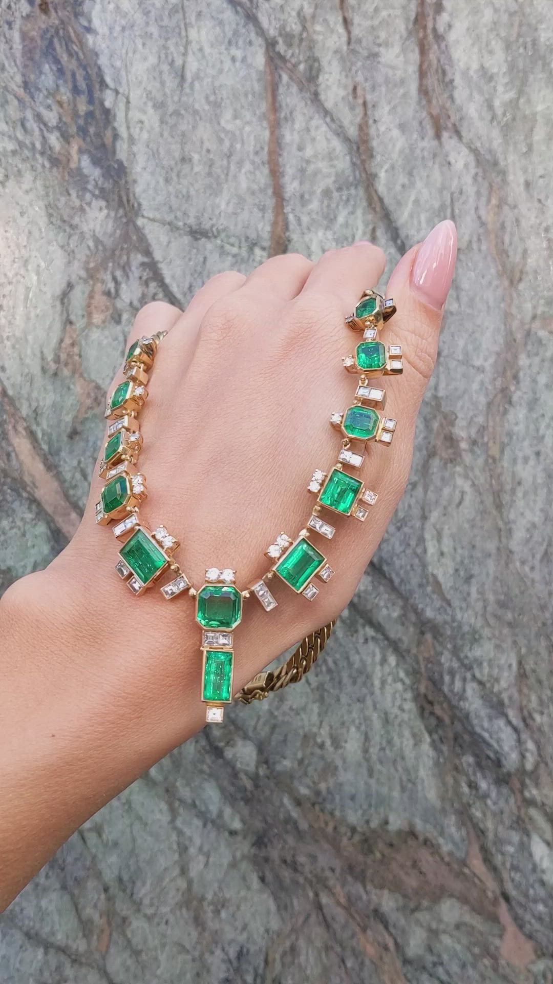 22.00 Ct. Emerald Natural Diamond Antique Style Necklace, 18K Yellow Gold Size Video