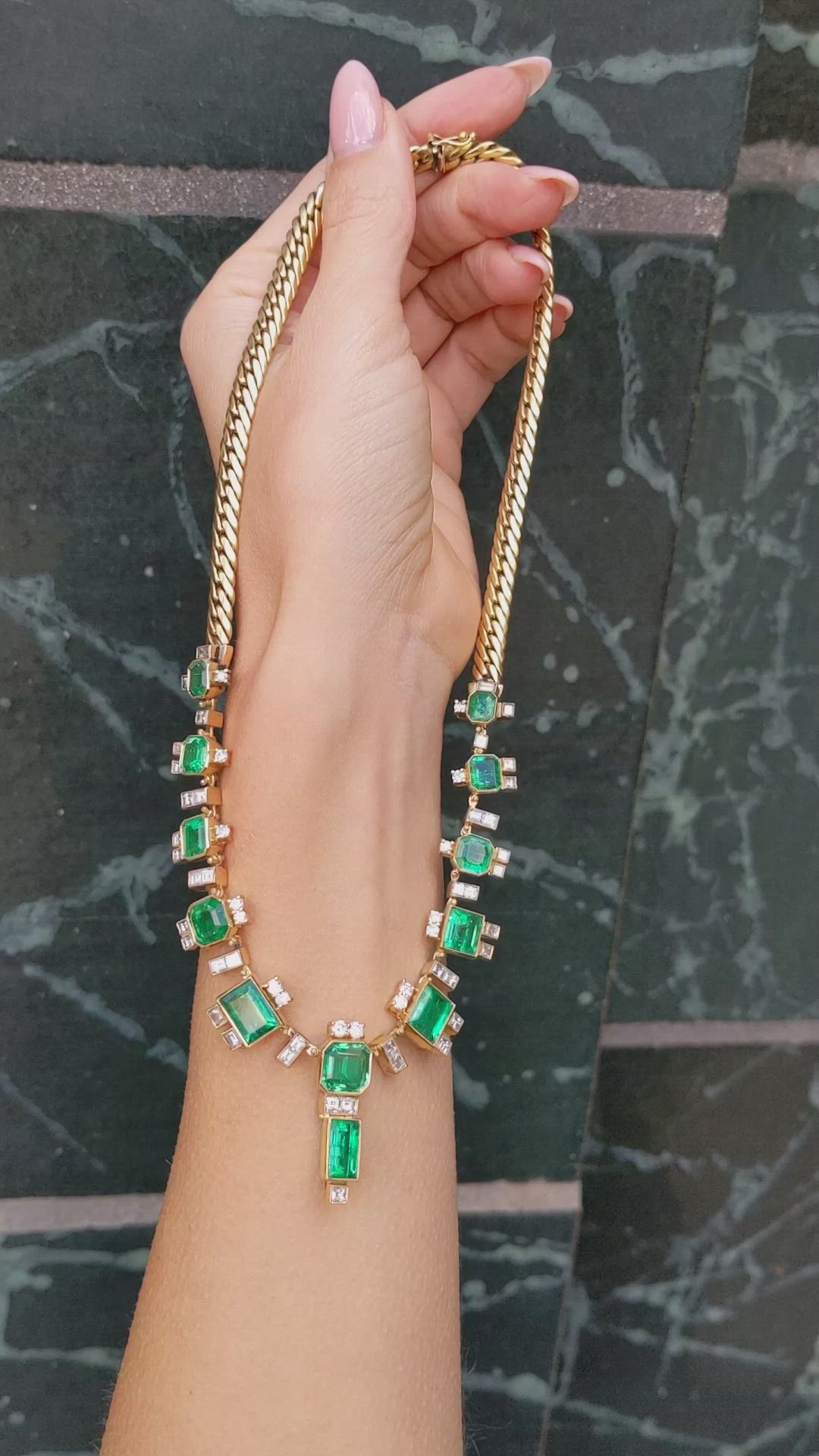 22.00 Ct. Emerald Natural Diamond Antique Style Necklace, 18K Yellow Gold Size Video