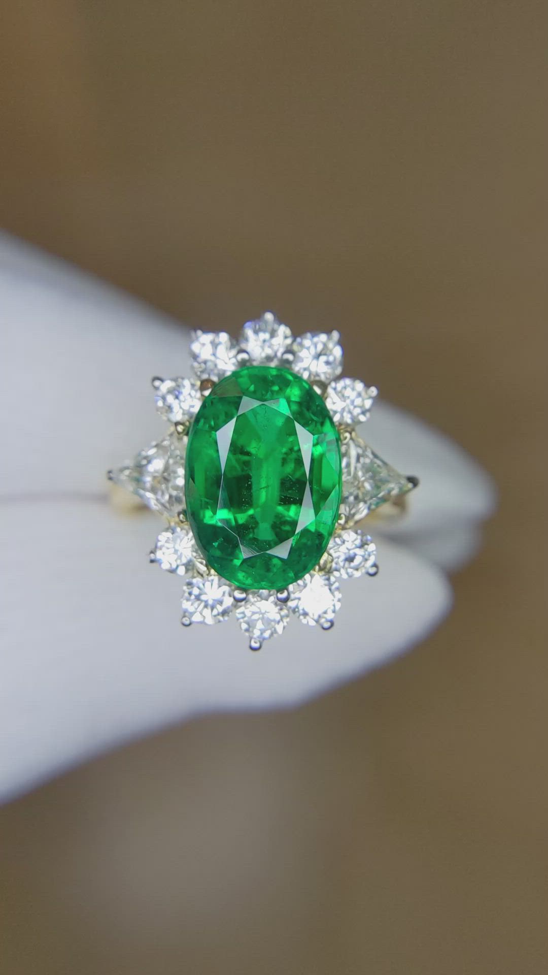 4.29 Ct. Emerald Natural Diamond Halo Ring, 18K Yellow Gold Size Video