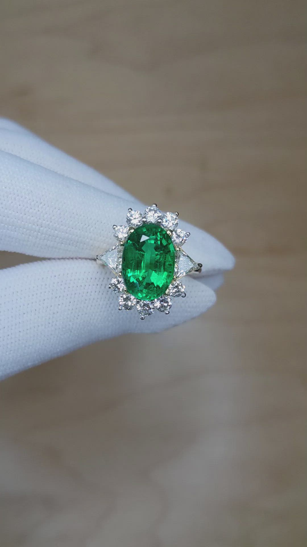 4.29 Ct. Emerald Natural Diamond Halo Ring, 18K Yellow Gold Size Video