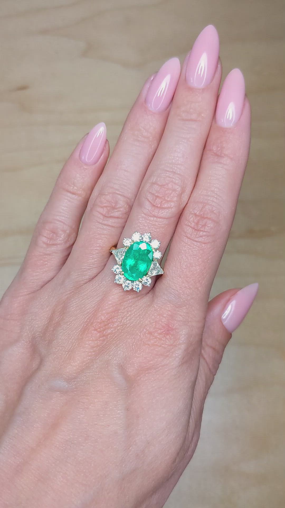 3.90 Ct. Emerald Natural Diamond Halo Ring, 18K Yellow Gold Size Video