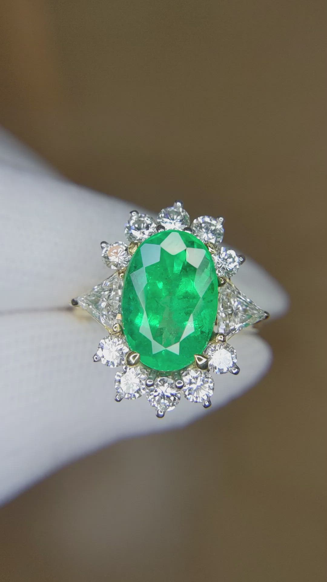 3.90 Ct. Emerald Natural Diamond Halo Ring, 18K Yellow Gold Size Video