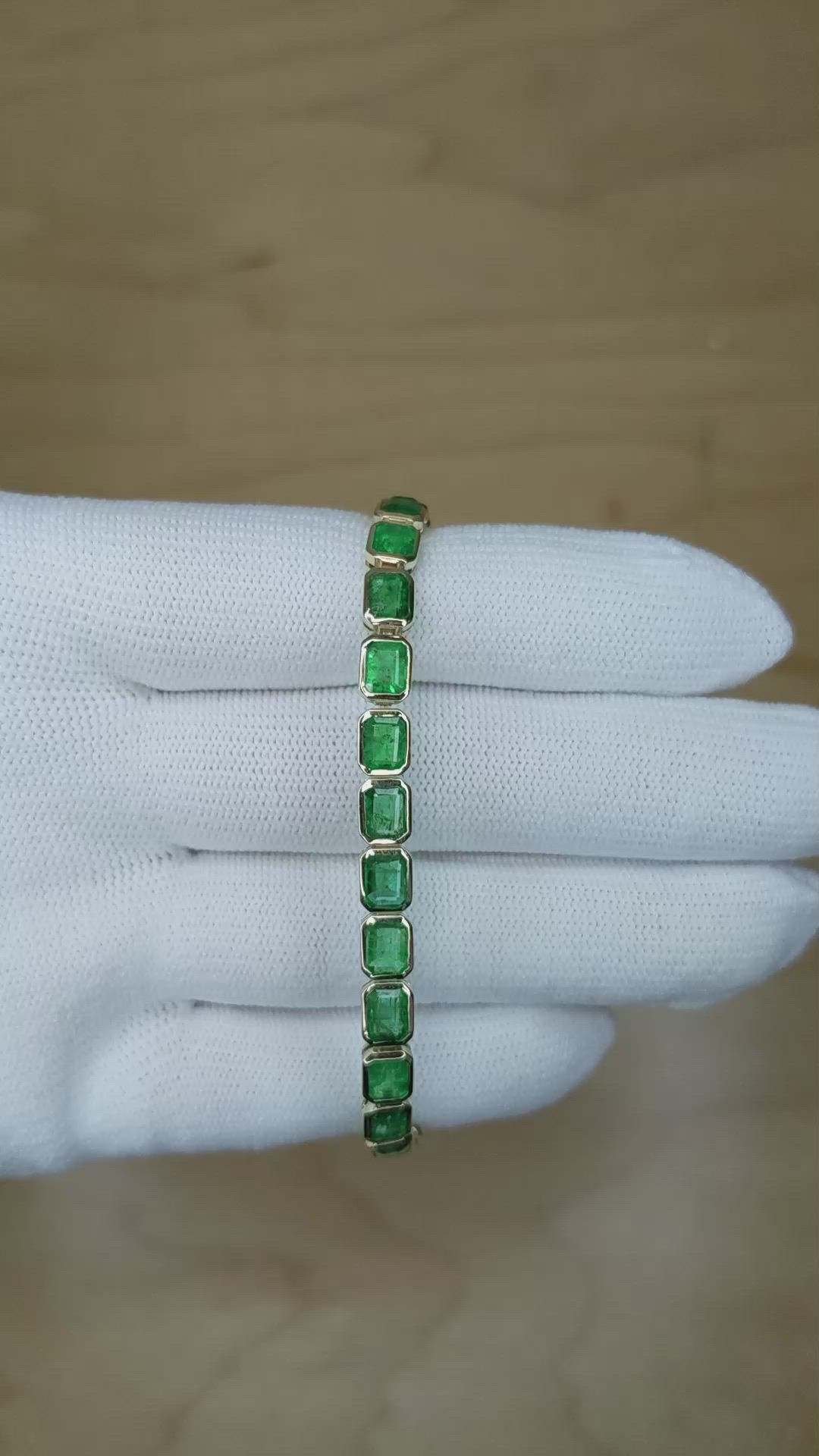 11.73&nbsp;Ct.Tw.Total Carat Weight Emerald Bezel Bracelet, 14K Yellow Gold Size Video