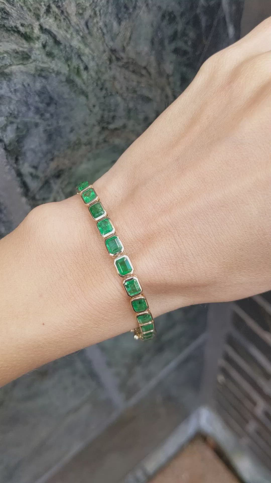 11.73&nbsp;Ct.Tw.Total Carat Weight Emerald Bezel Bracelet, 14K Yellow Gold Size Video