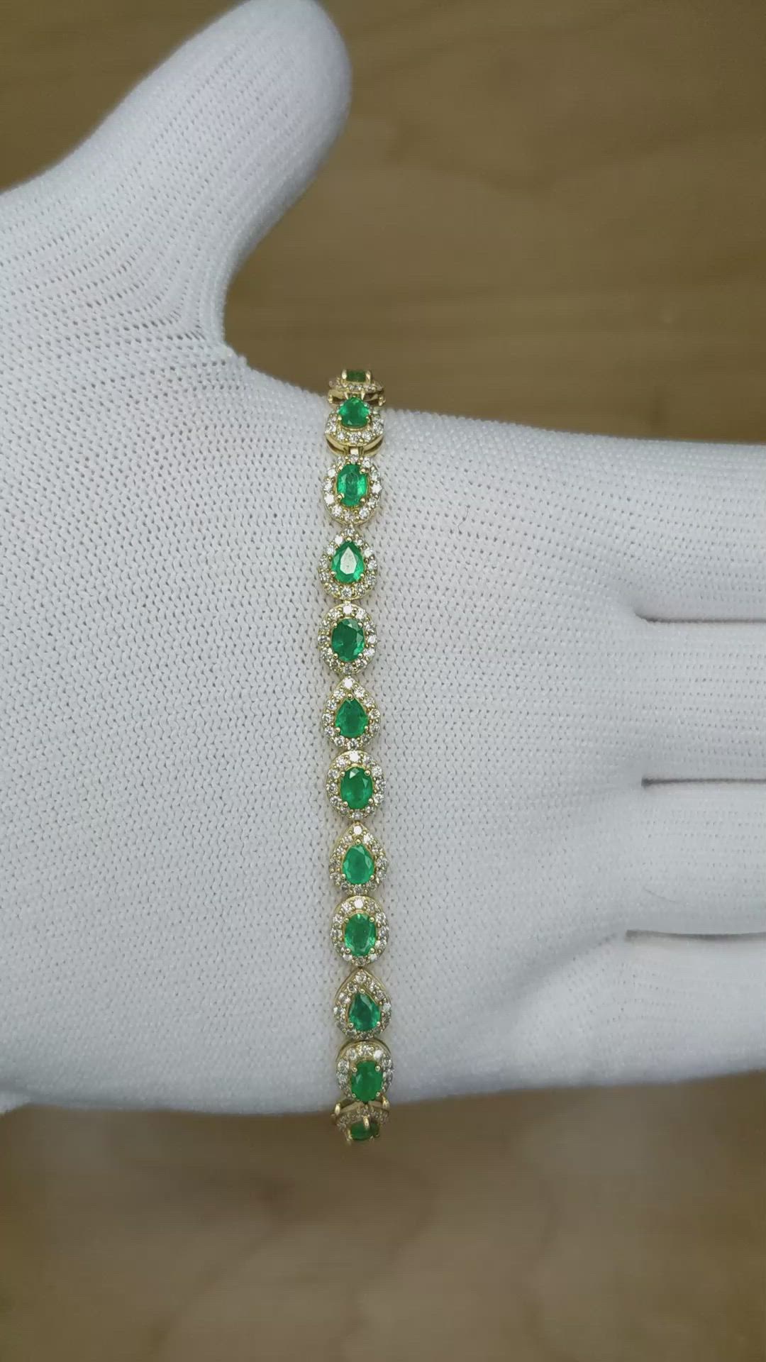 3.22 Ct.Tw. Emerald Natural Diamond Halo Bracelet, 18K Yellow Gold Size Video