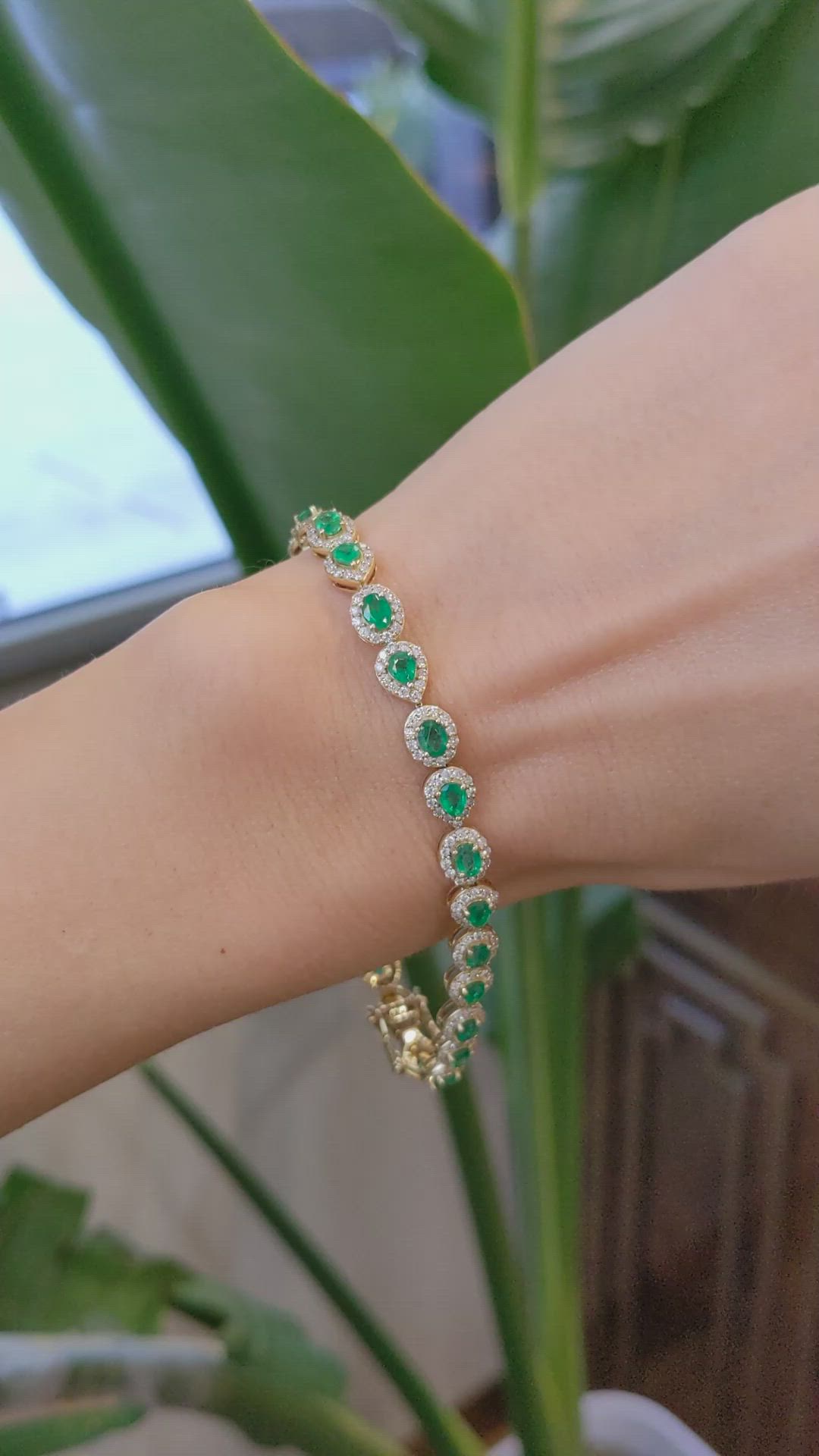 3.22 Ct.Tw. Emerald Natural Diamond Halo Bracelet, 18K Yellow Gold Size Video