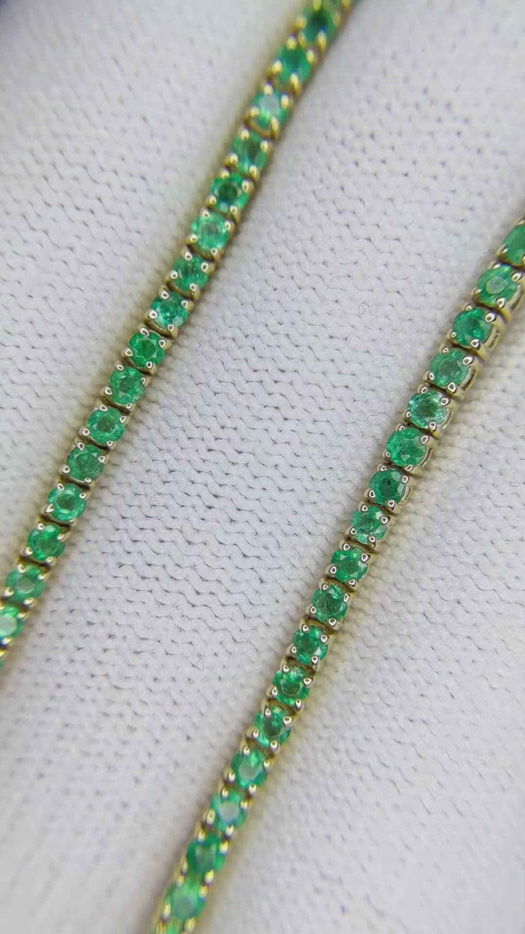 6.82 Ct. Emerald Tennis/Riviere Necklace, 14K Yellow Gold Size Video